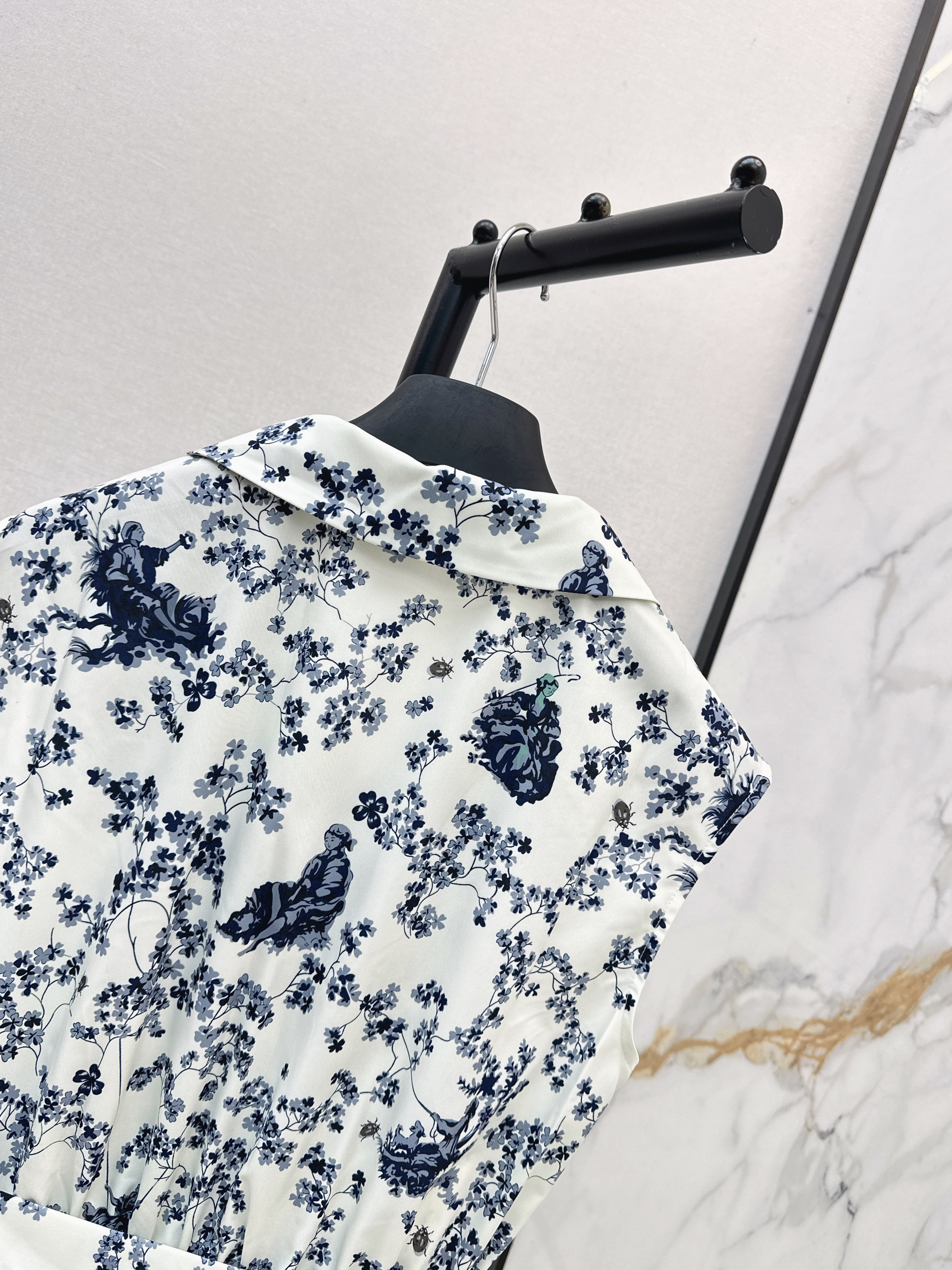 CD 26ss sleeveless print dress