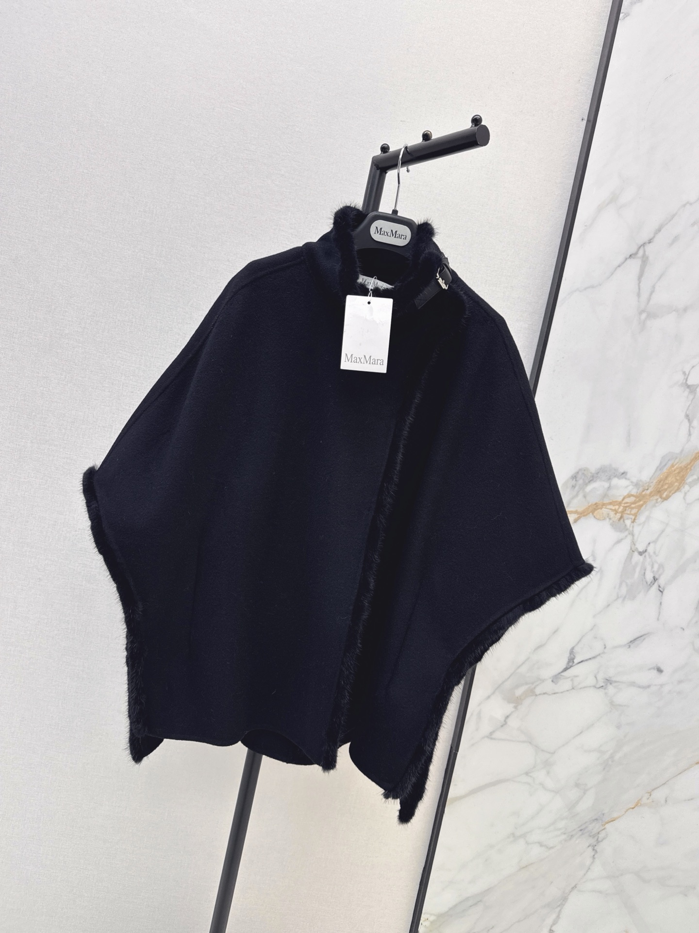 Max 26fw woolen cape jacket
