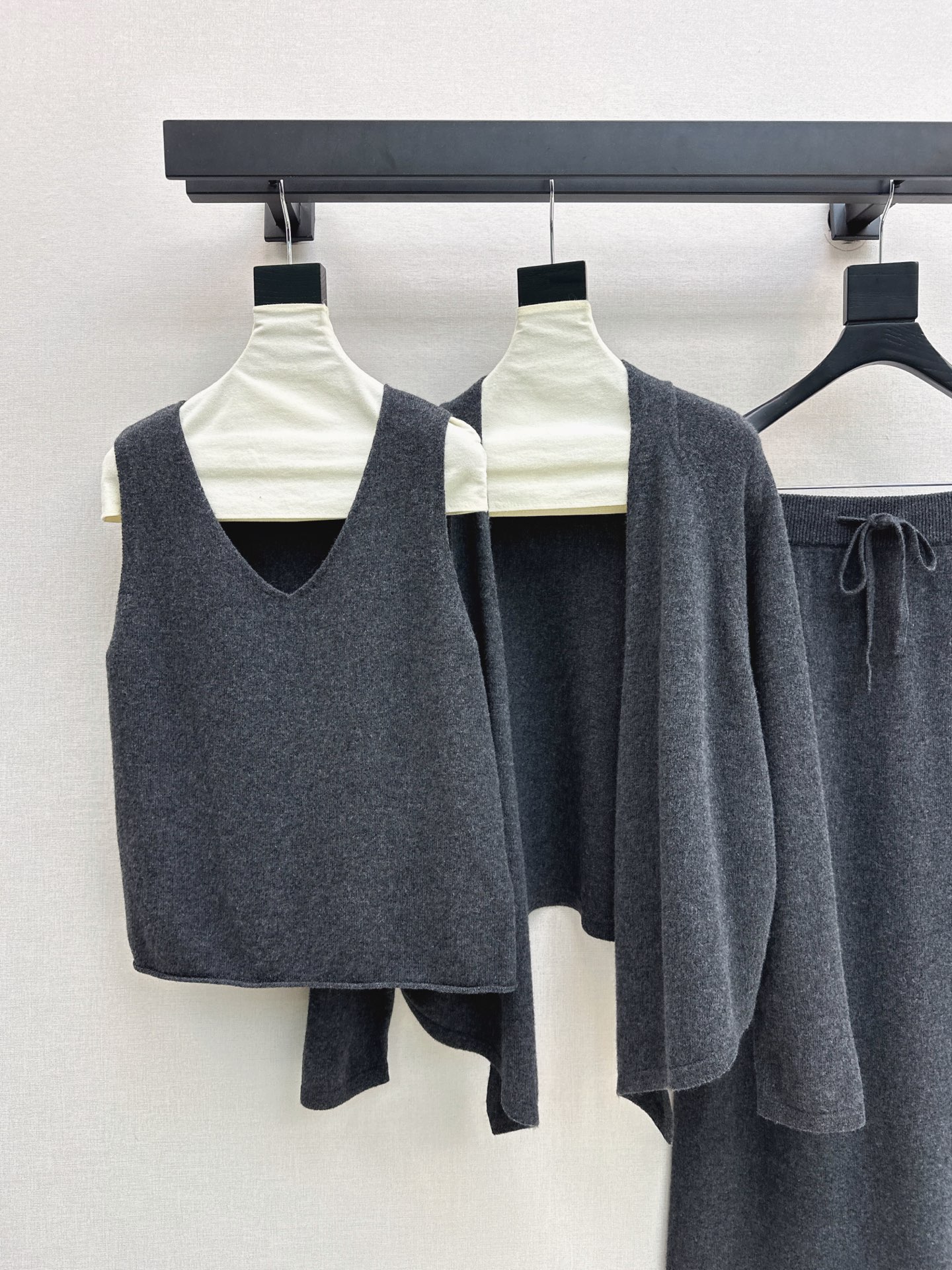 Max 26fw wool knit vest cardigan skirt sets