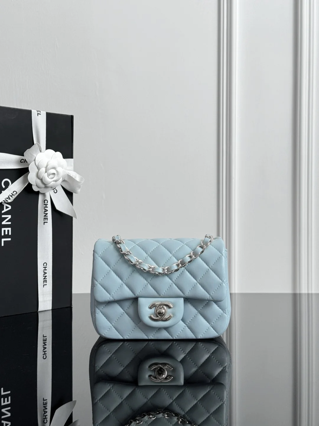Chan cf17 chain shoulder bag