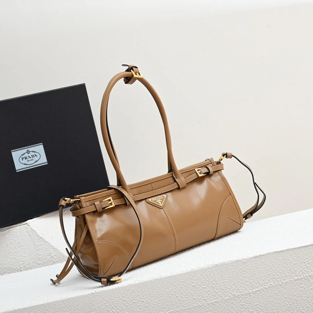 PD LuxSoft Medium leather handbag