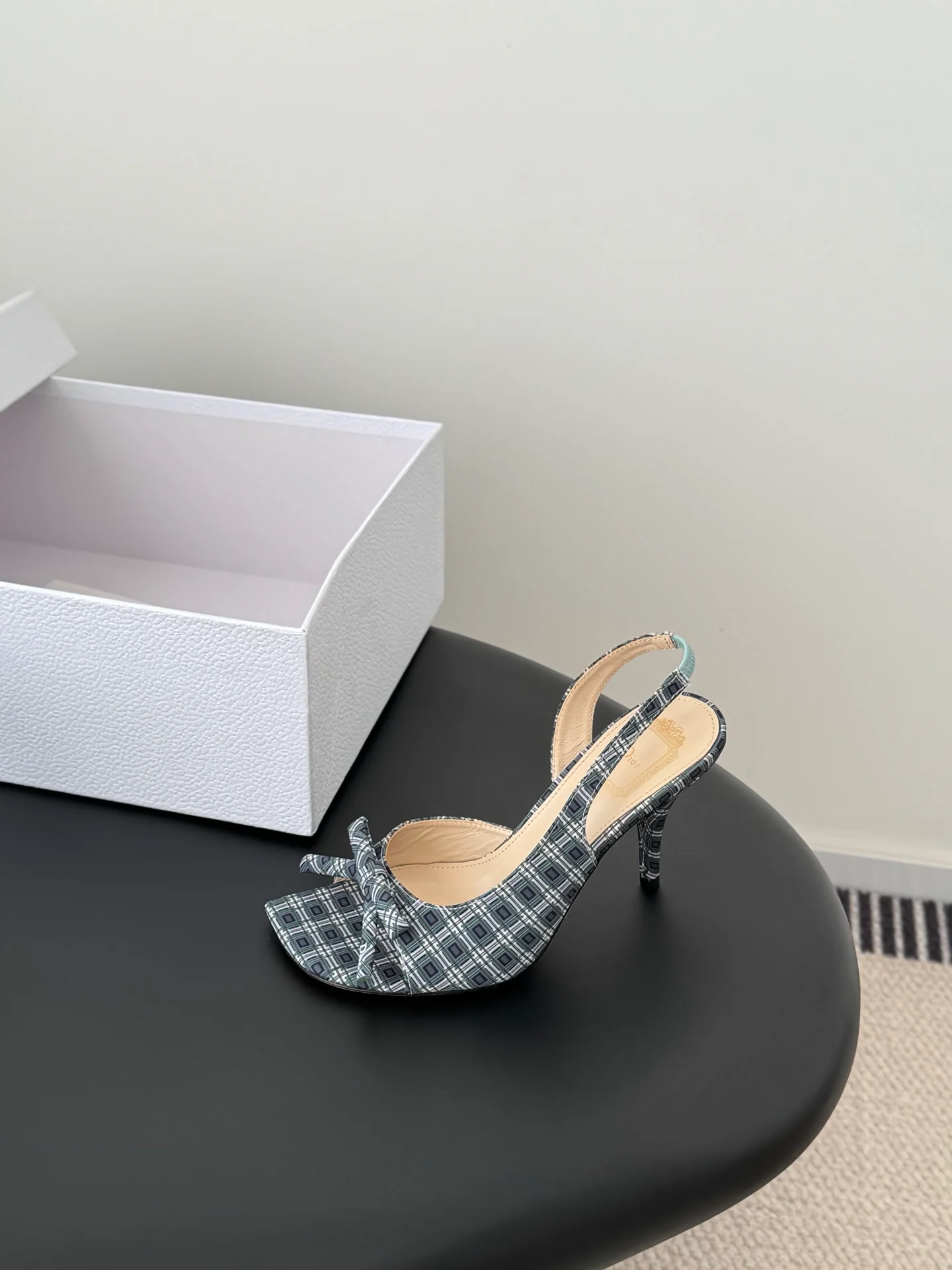 CD 26ss slingback heels