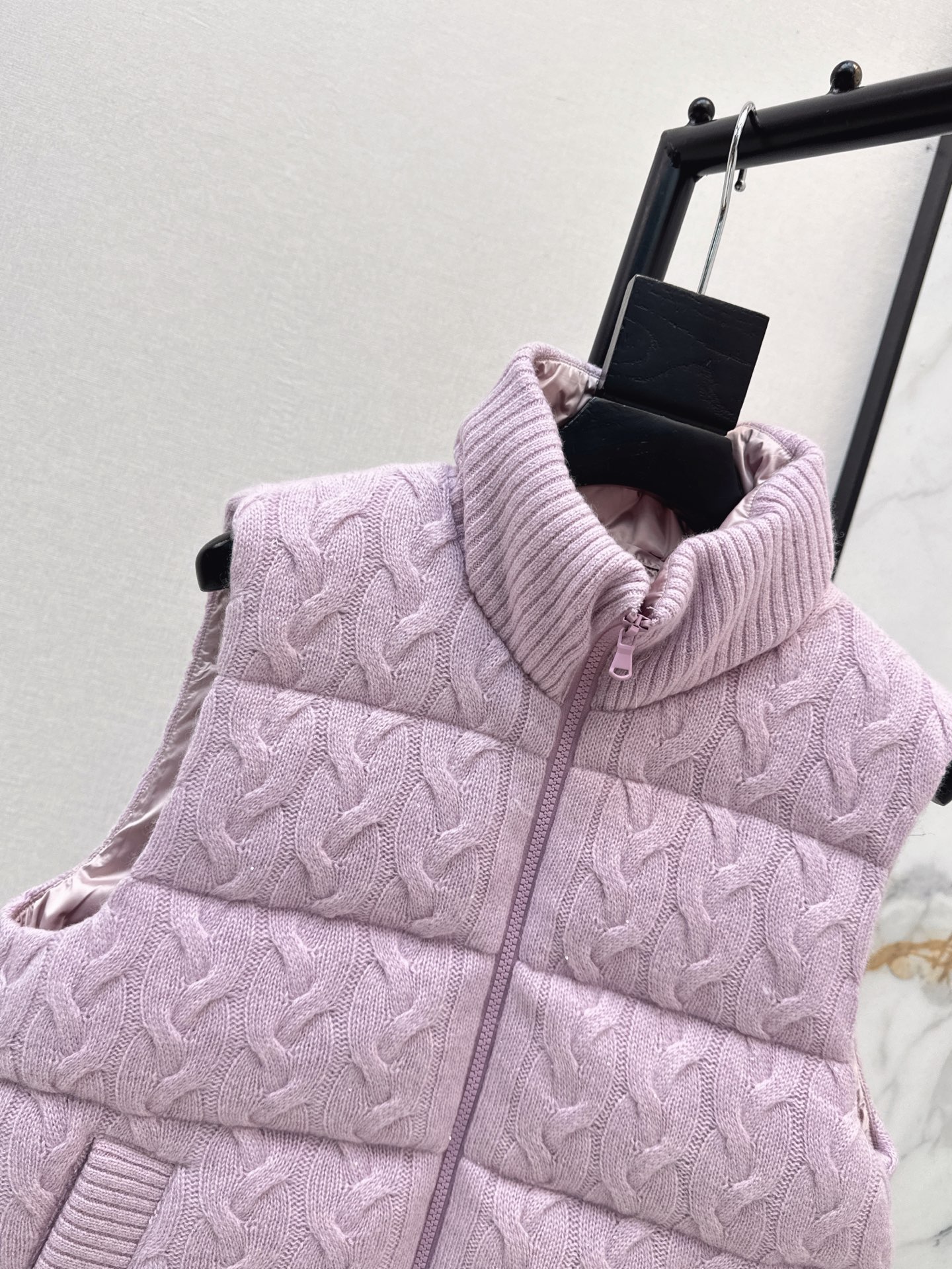 Brun 26fw knit contract down vest