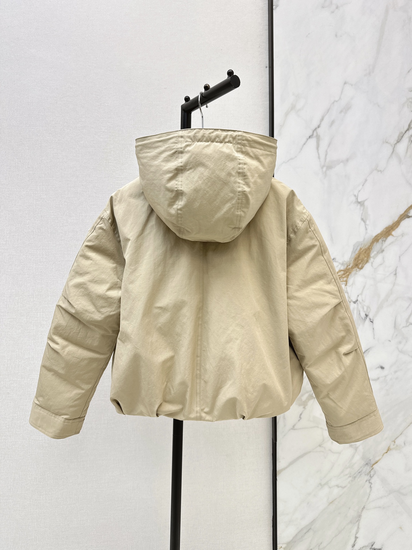 Monc 26fw hooded cropped down jacket