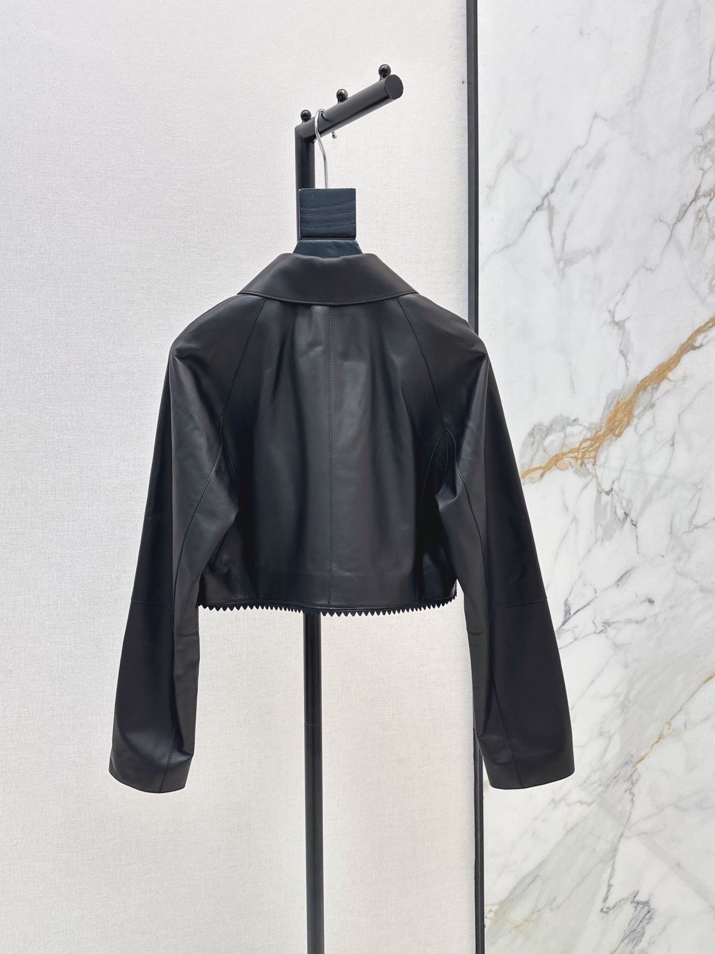 Her 26ss cropped leather jacket