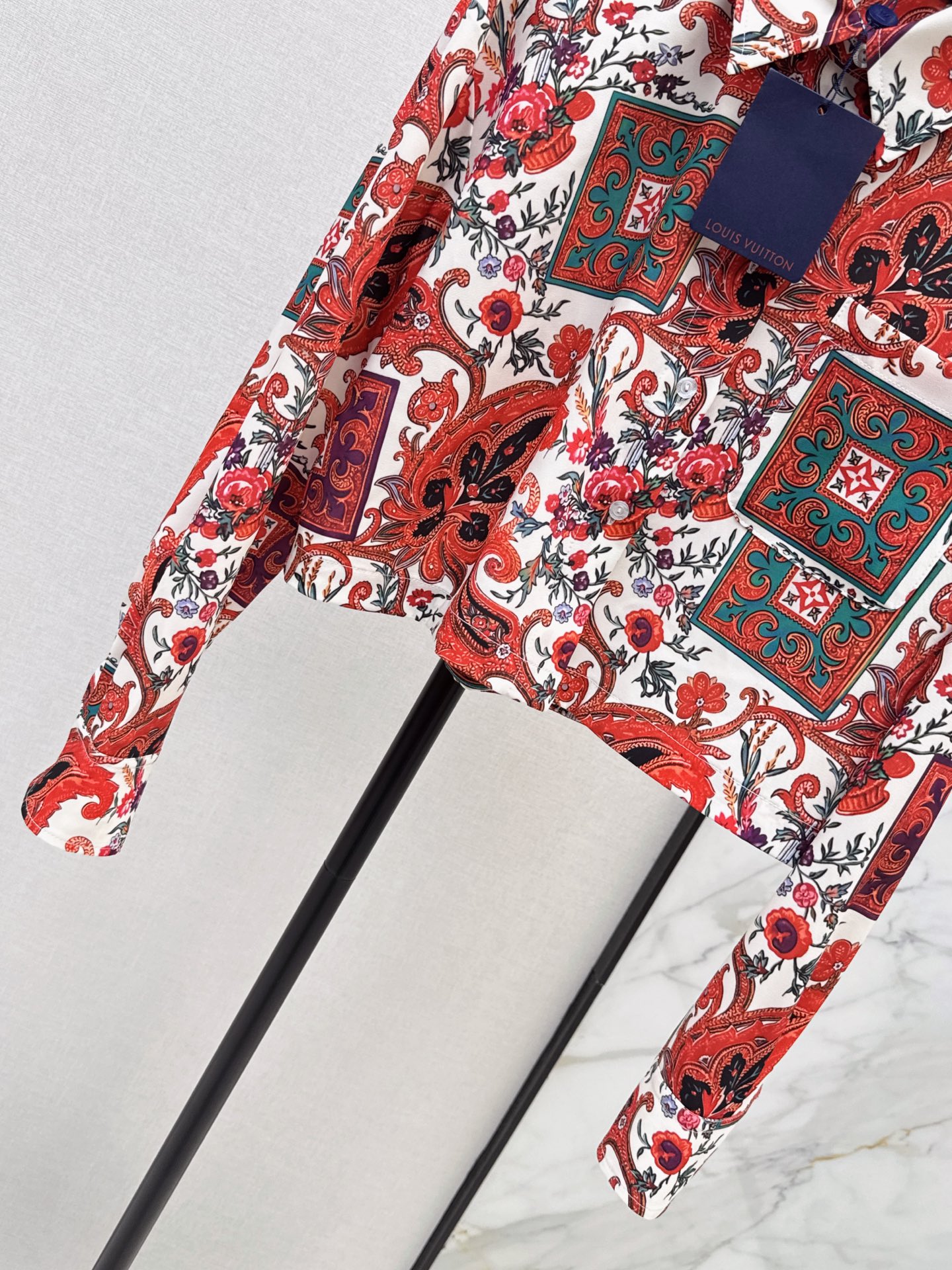 Loui 26fw cropped print shirt