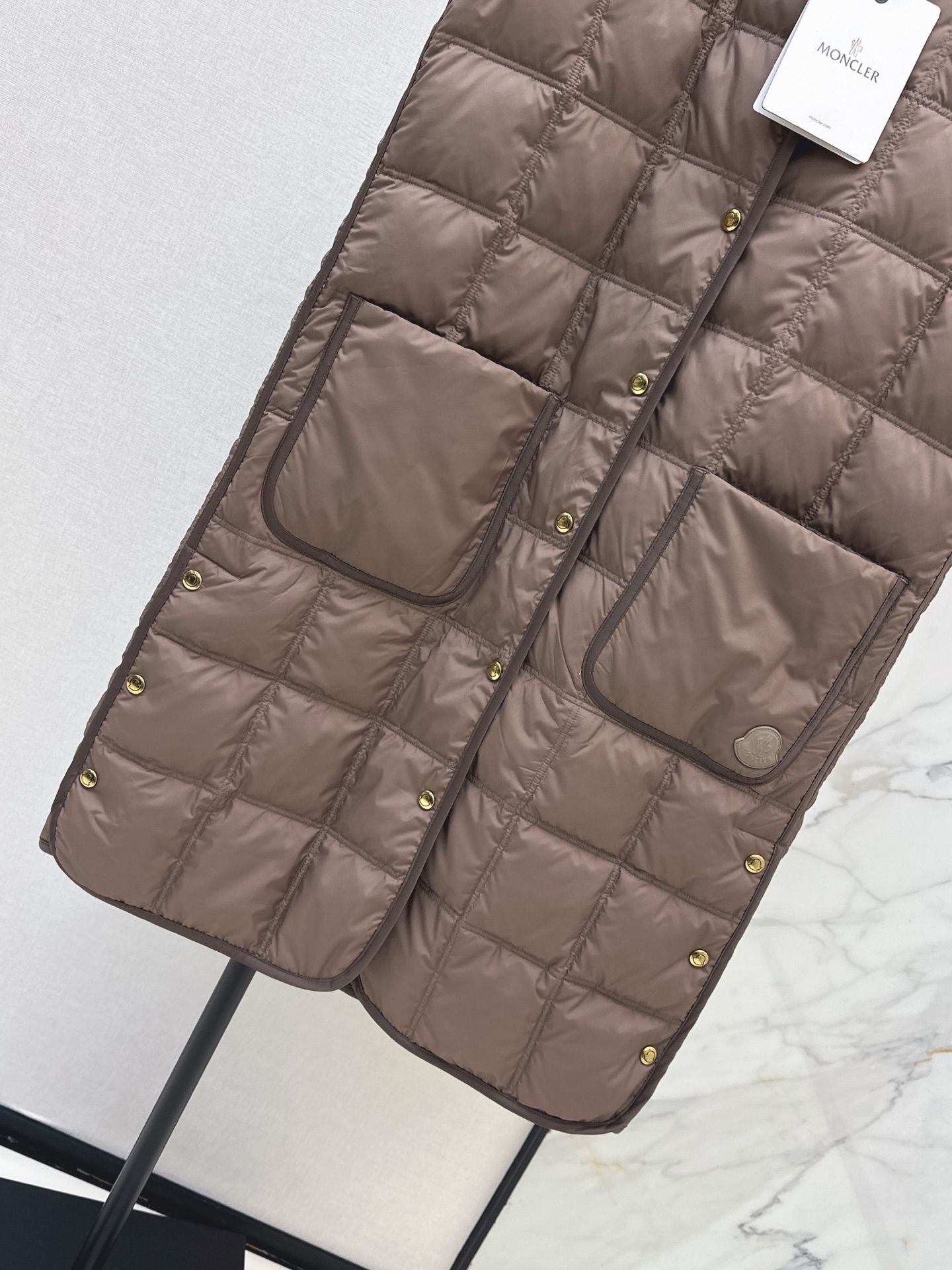Monc 26fw long down vest