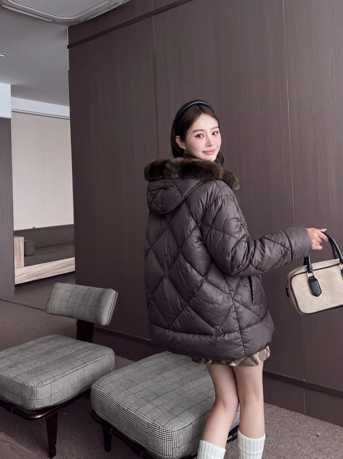 Max 26fw fur-trim down jacket