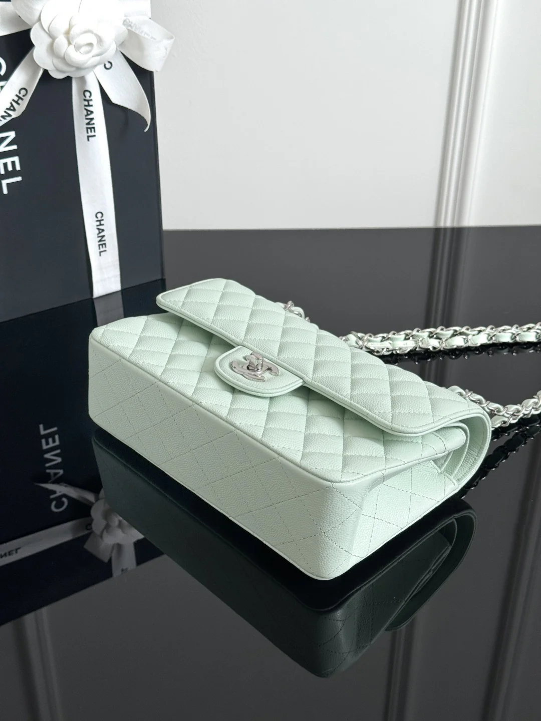 Chan cf23 chain shoulder bag