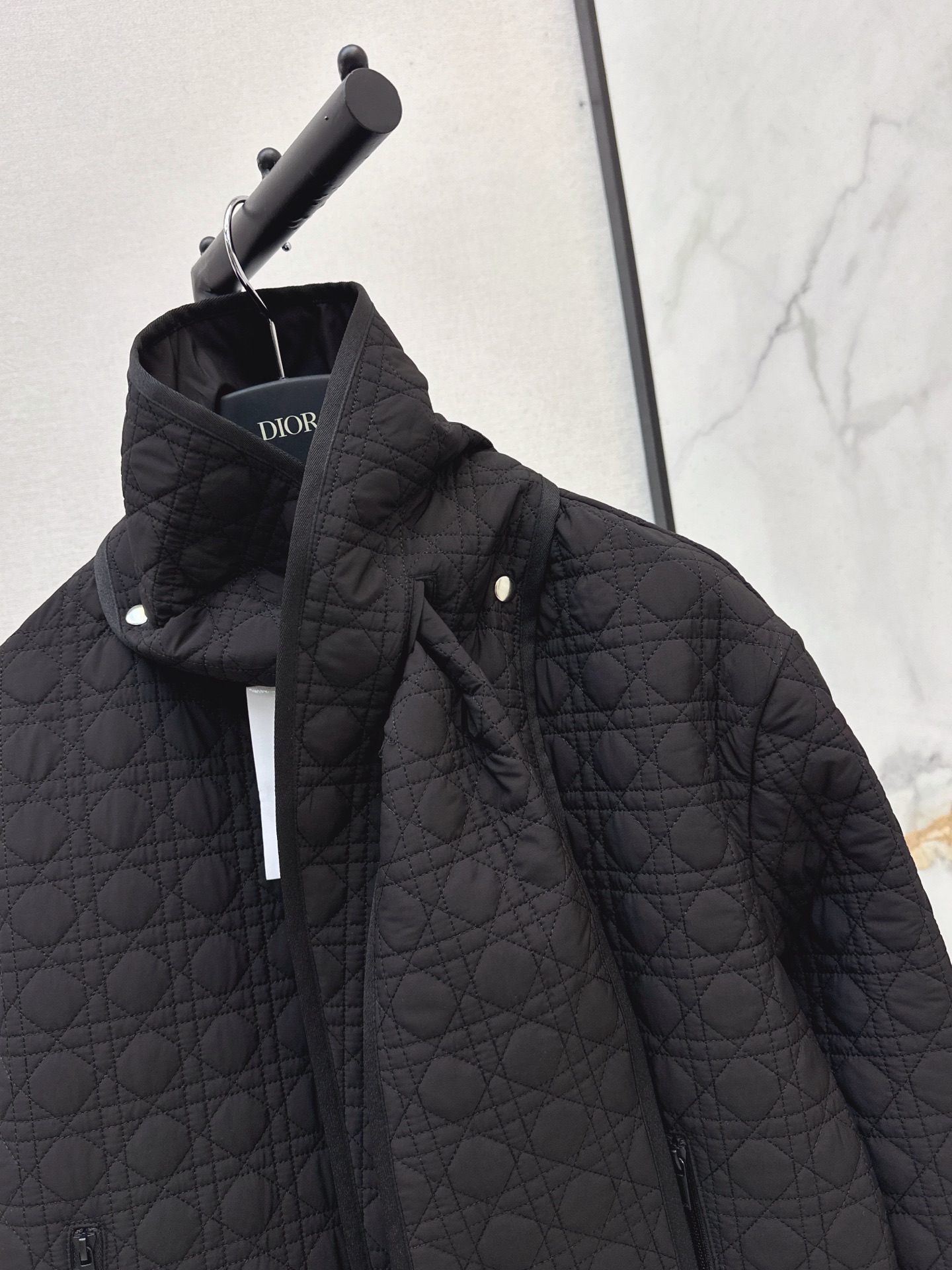 CD 26fw diamond-quilted jacket with scarf collar