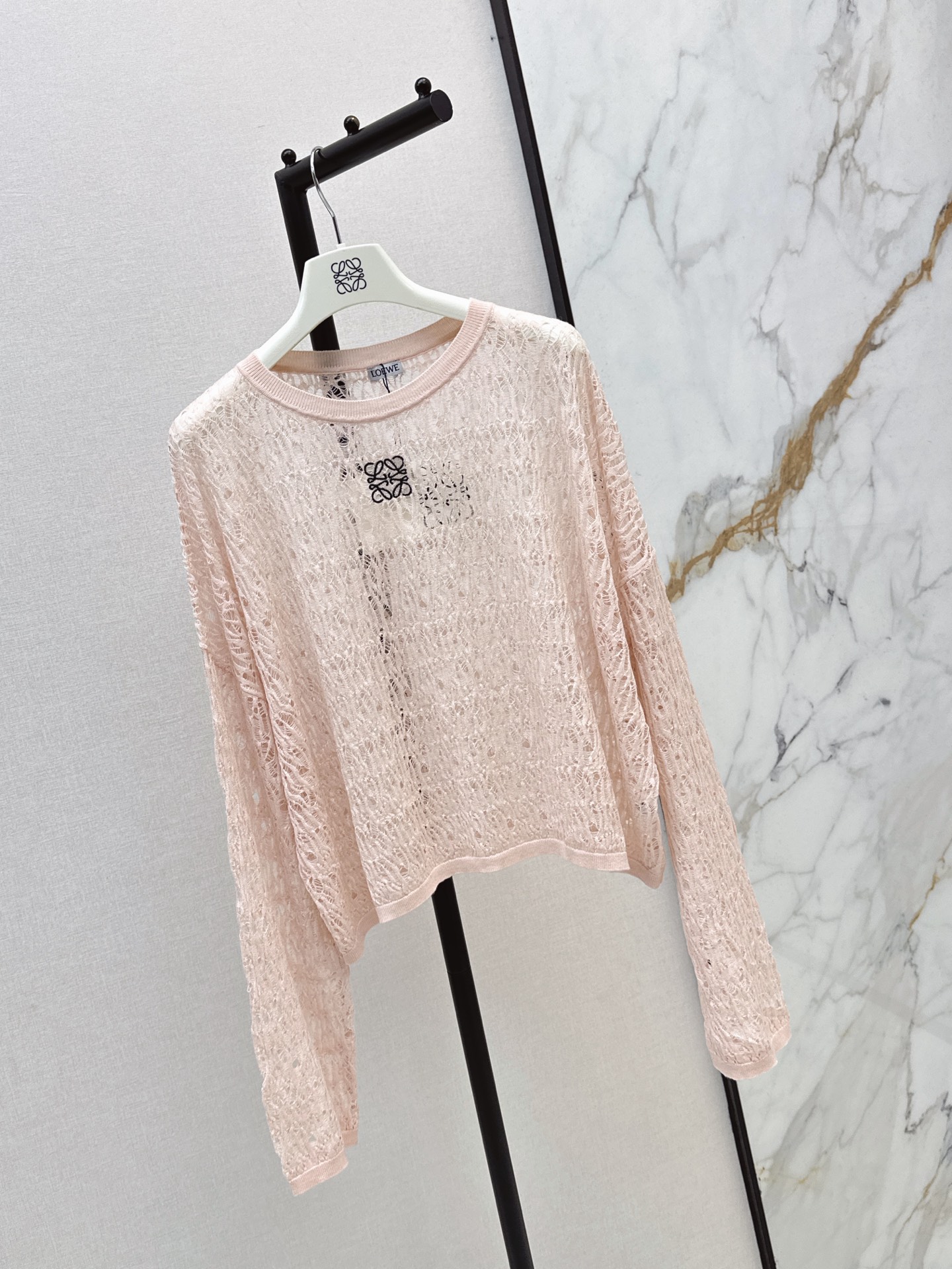 Loe 26fw hollow knit top