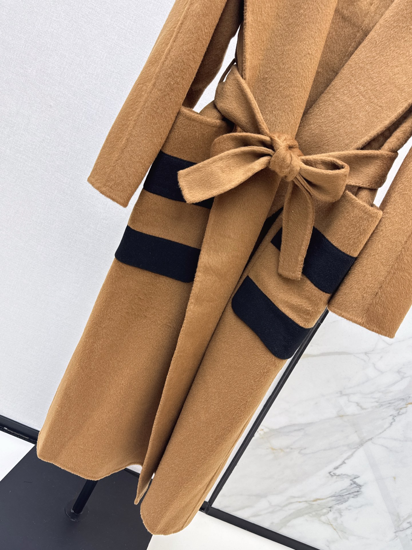 Max 26fw woolen hooded overcoats