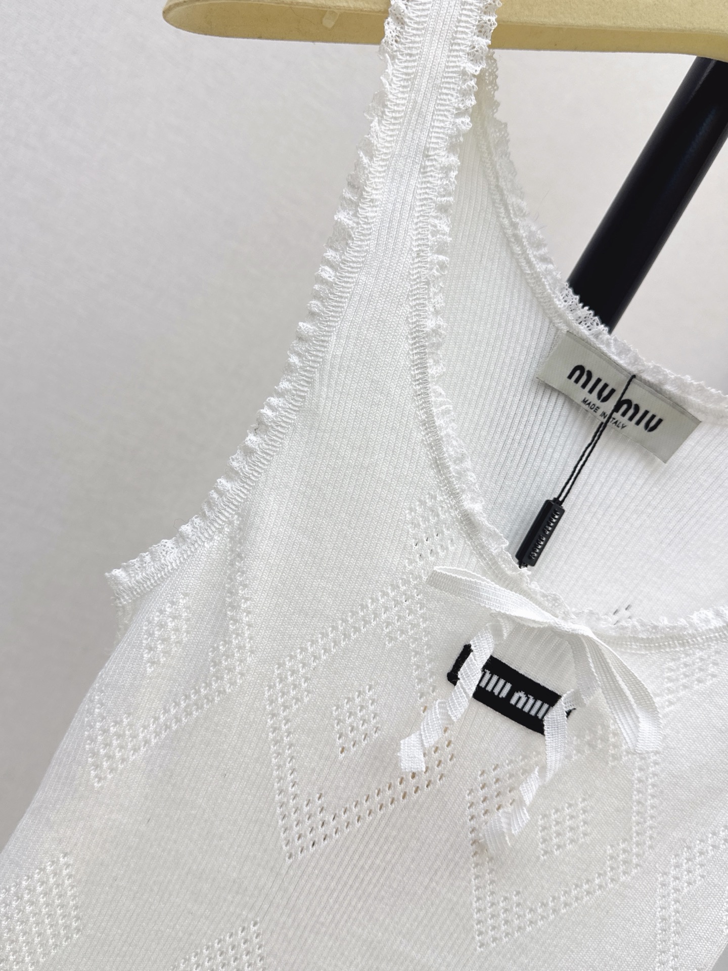 Miu 26fw lace trim vest