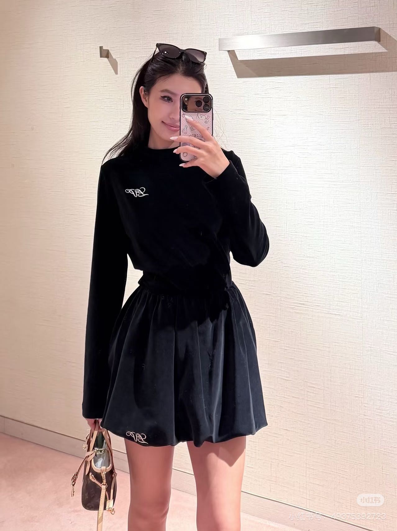 Loui 26fw velvet skirt