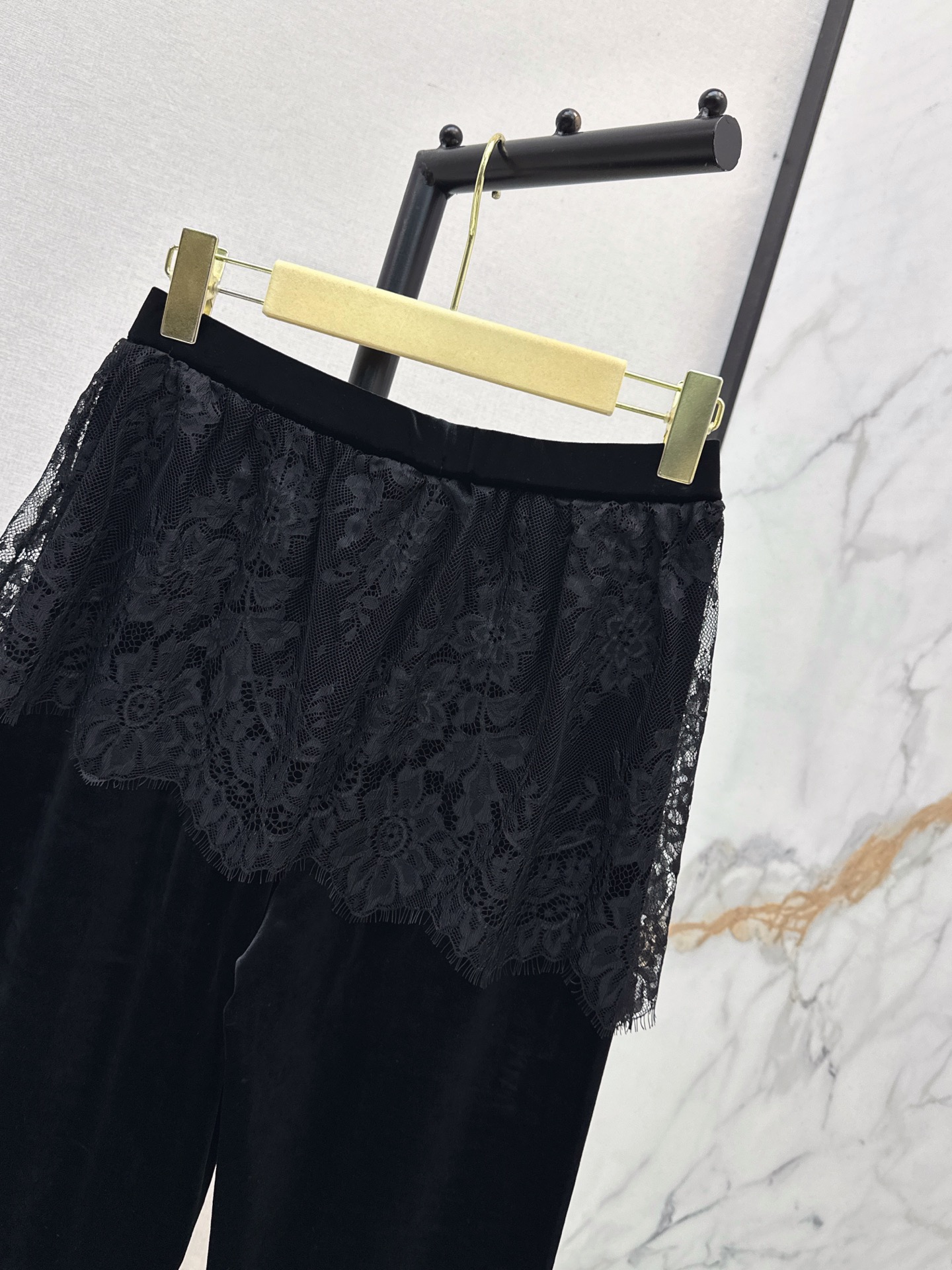 Miu 26fw lace-overlay velvet flared pants