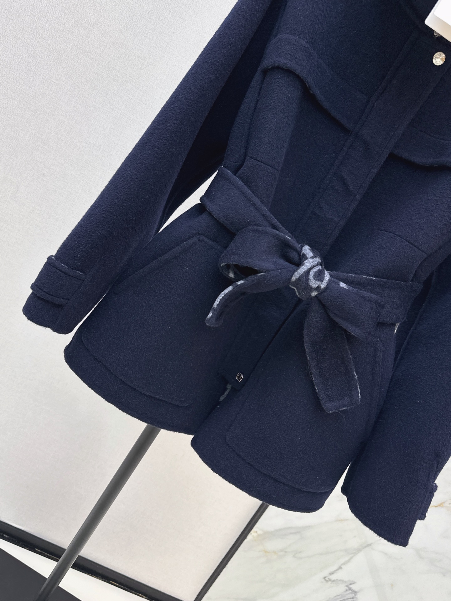 Her 26fw belted overcoats