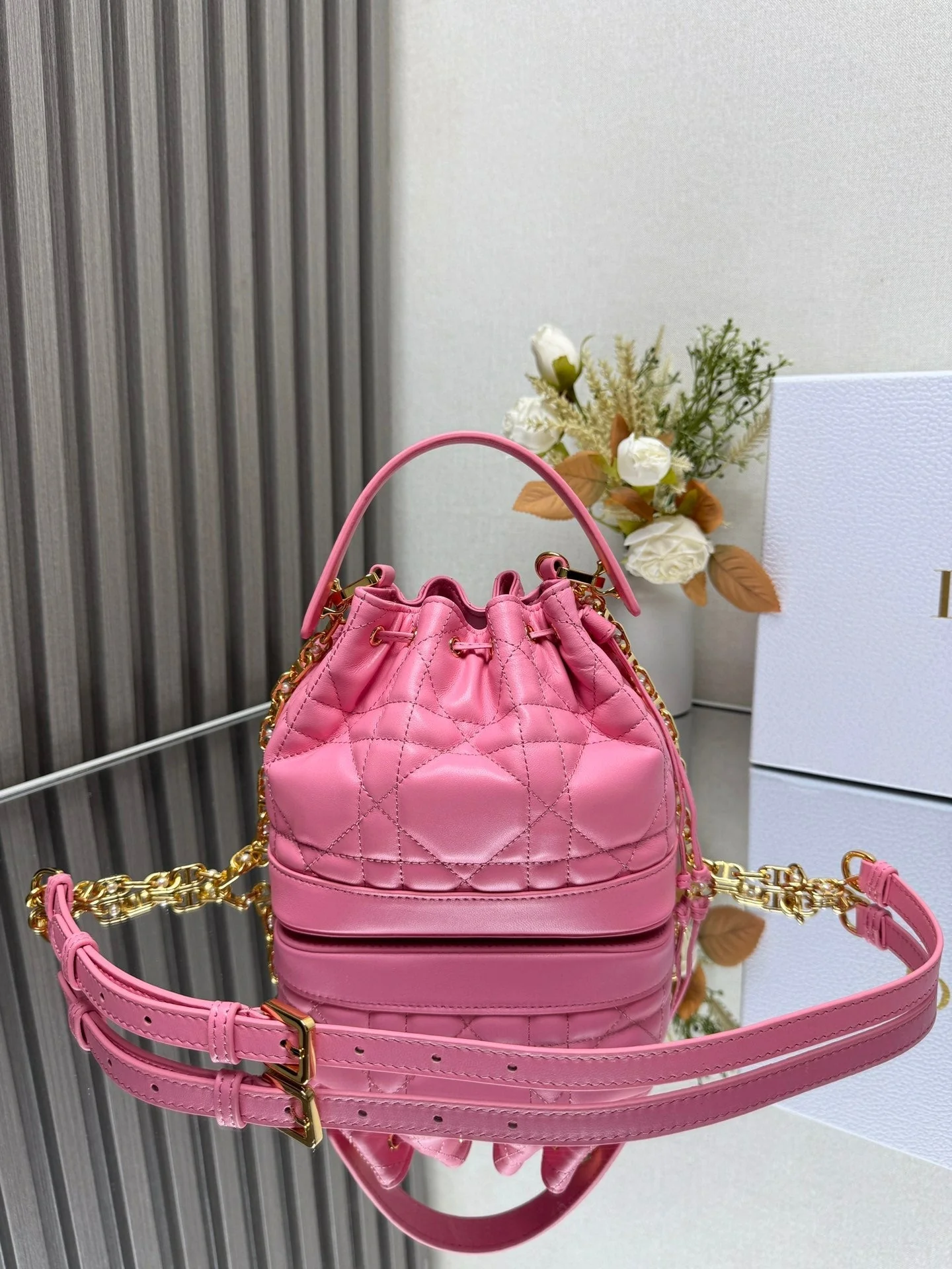 D Small Jolie Bucket Bag