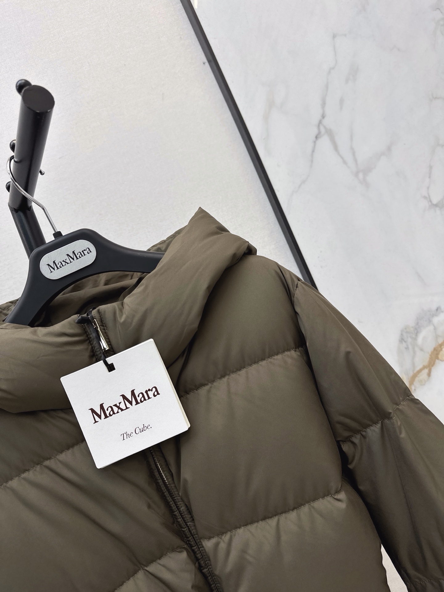 Max 26fw hooded down jacket