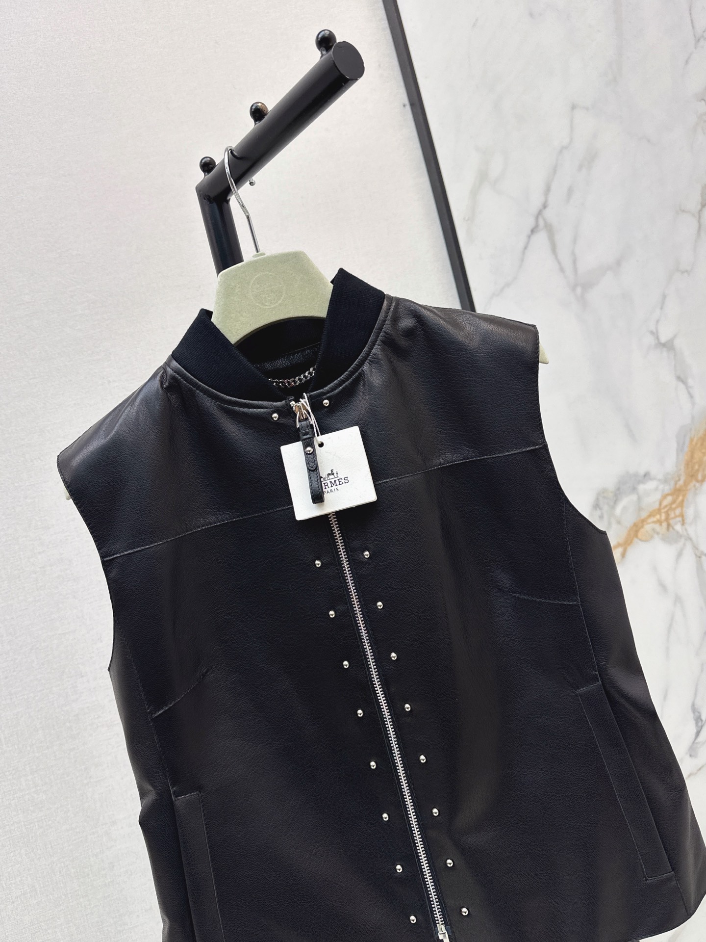 Her 26fw leather vest jacket