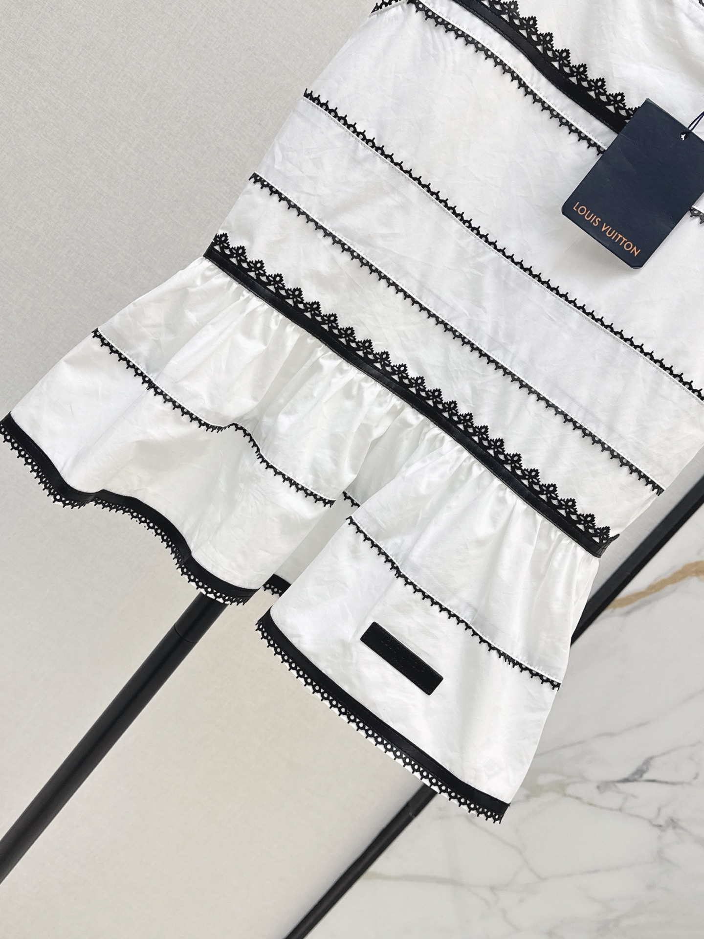 Loui 26ss lace trim vest