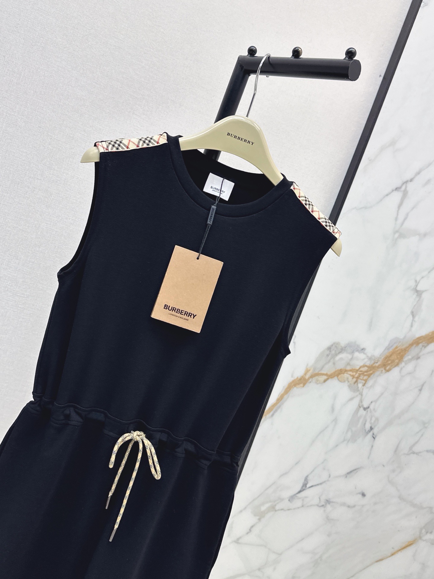 Bur 26ss sleeveless dress