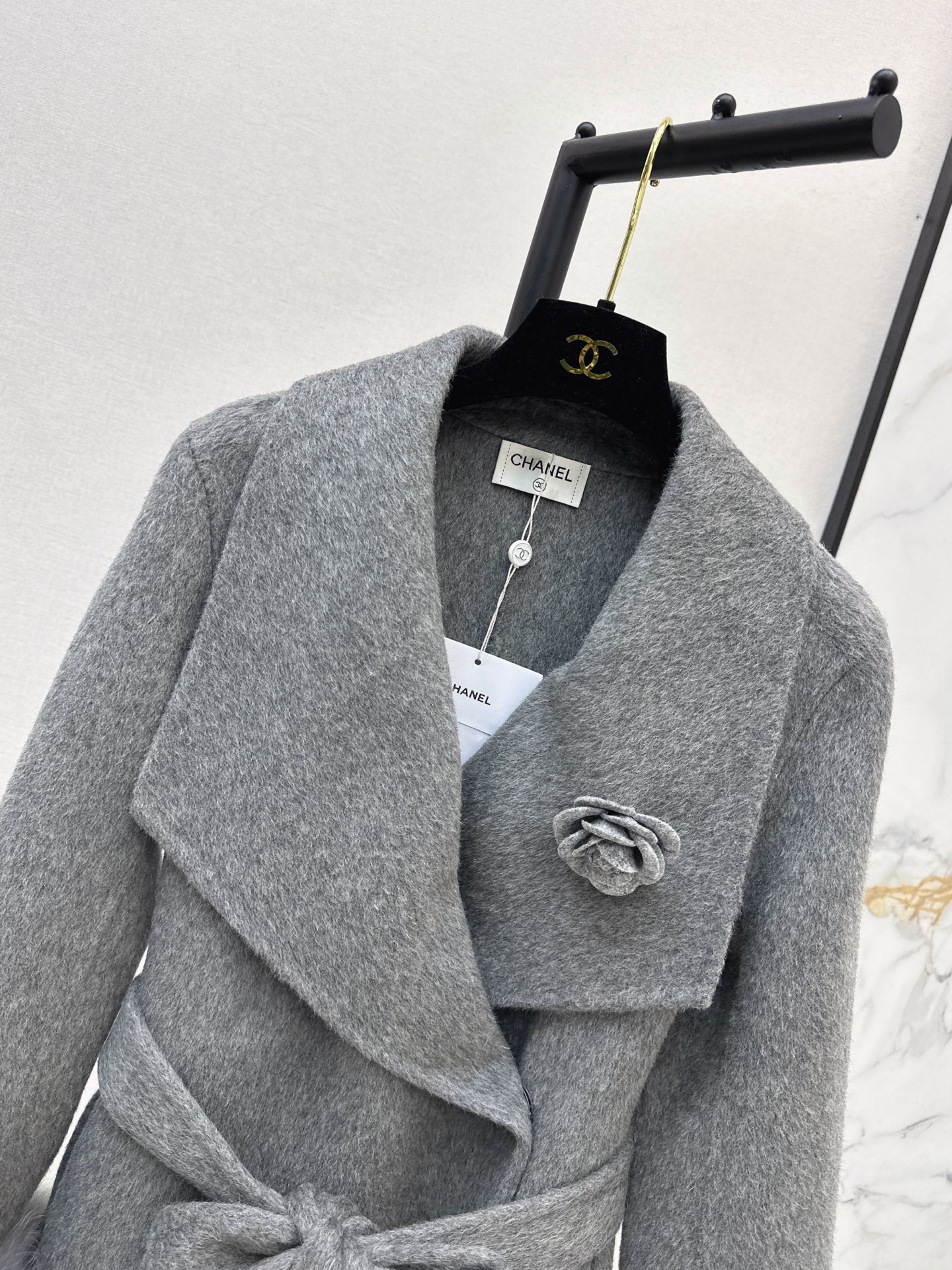 Chan 26fw belted long coat with fur-effect cuffs