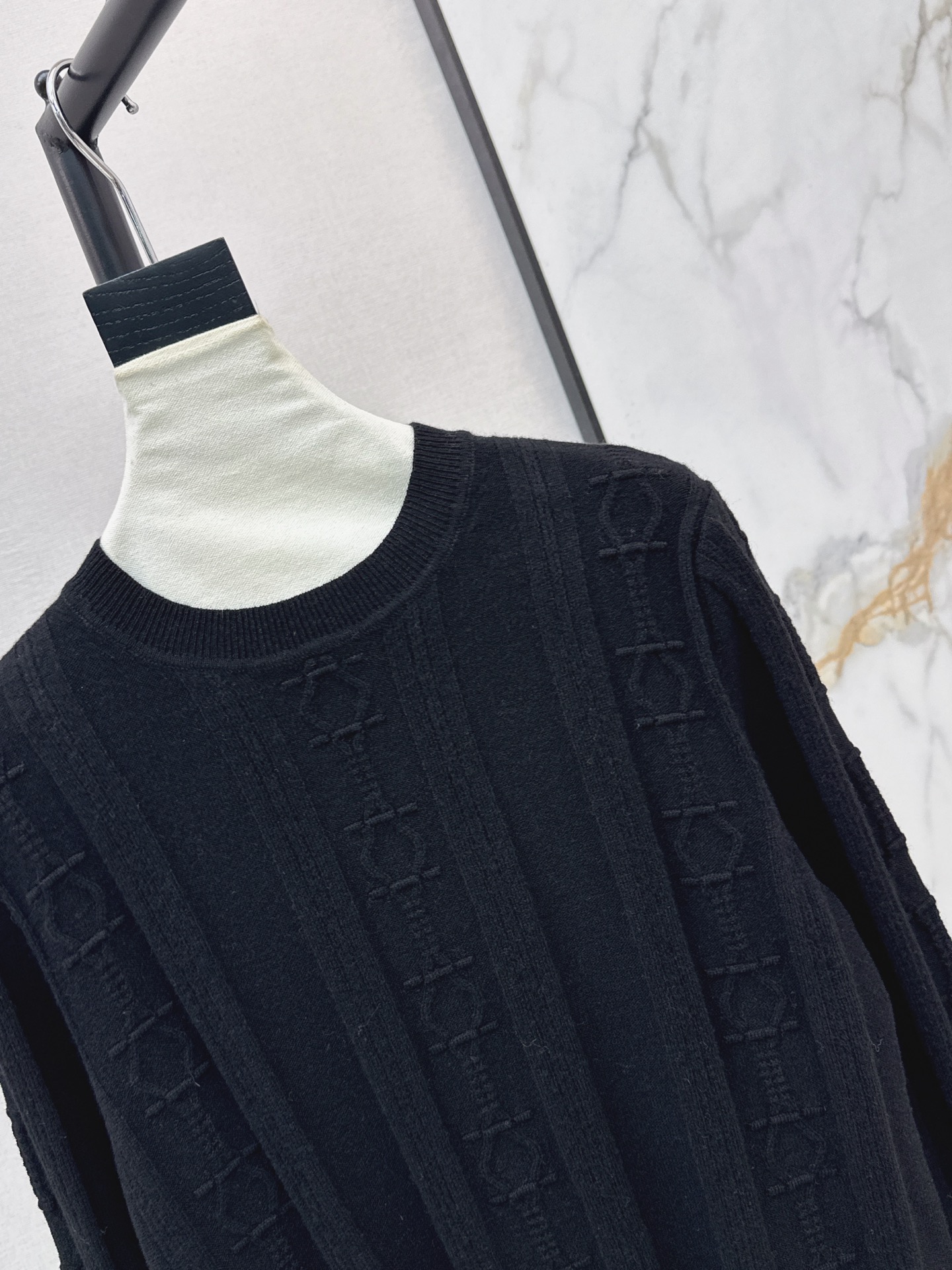 Her 26fw cable sweater