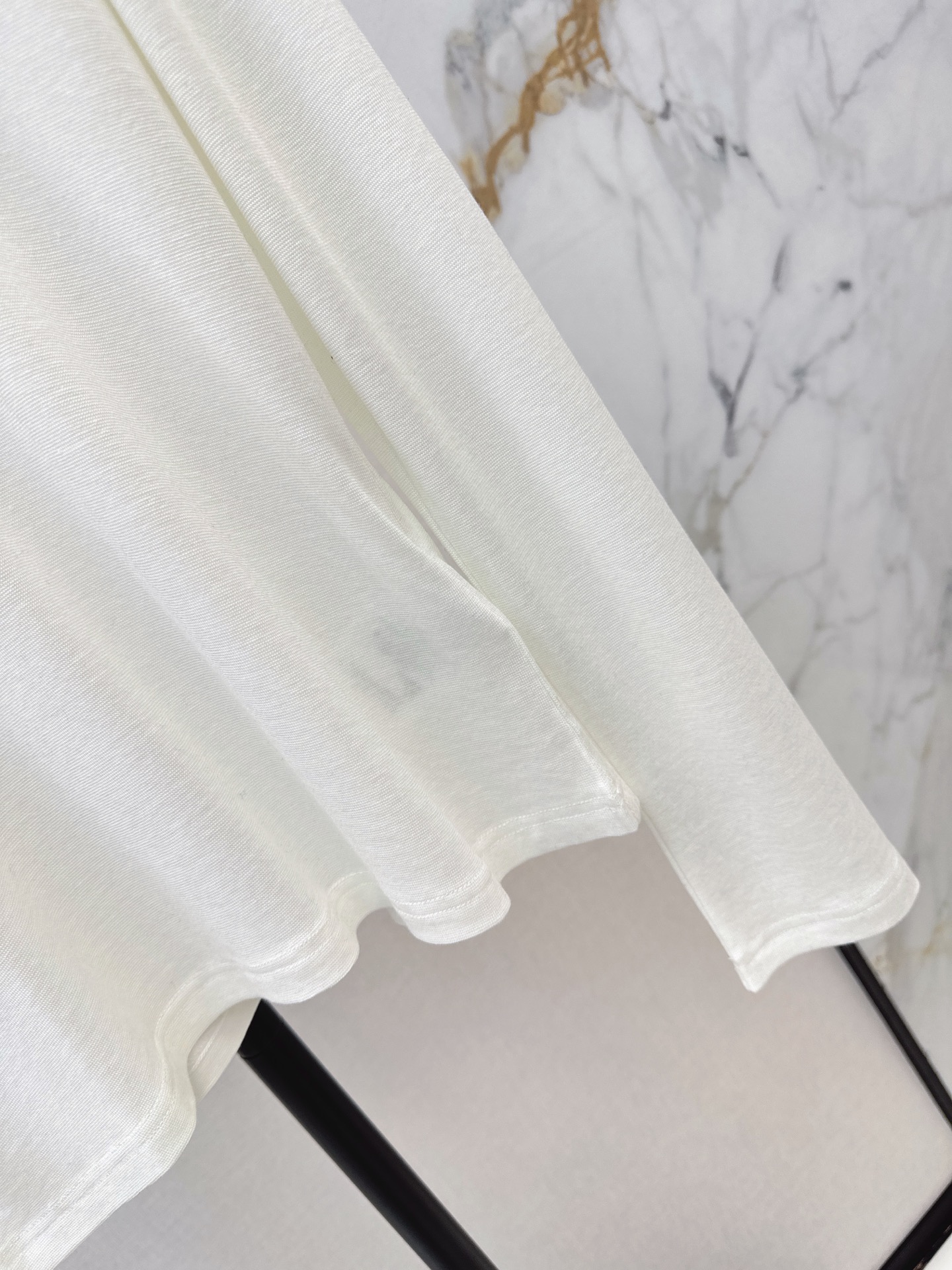 Chan 26fw ruffle basic tee