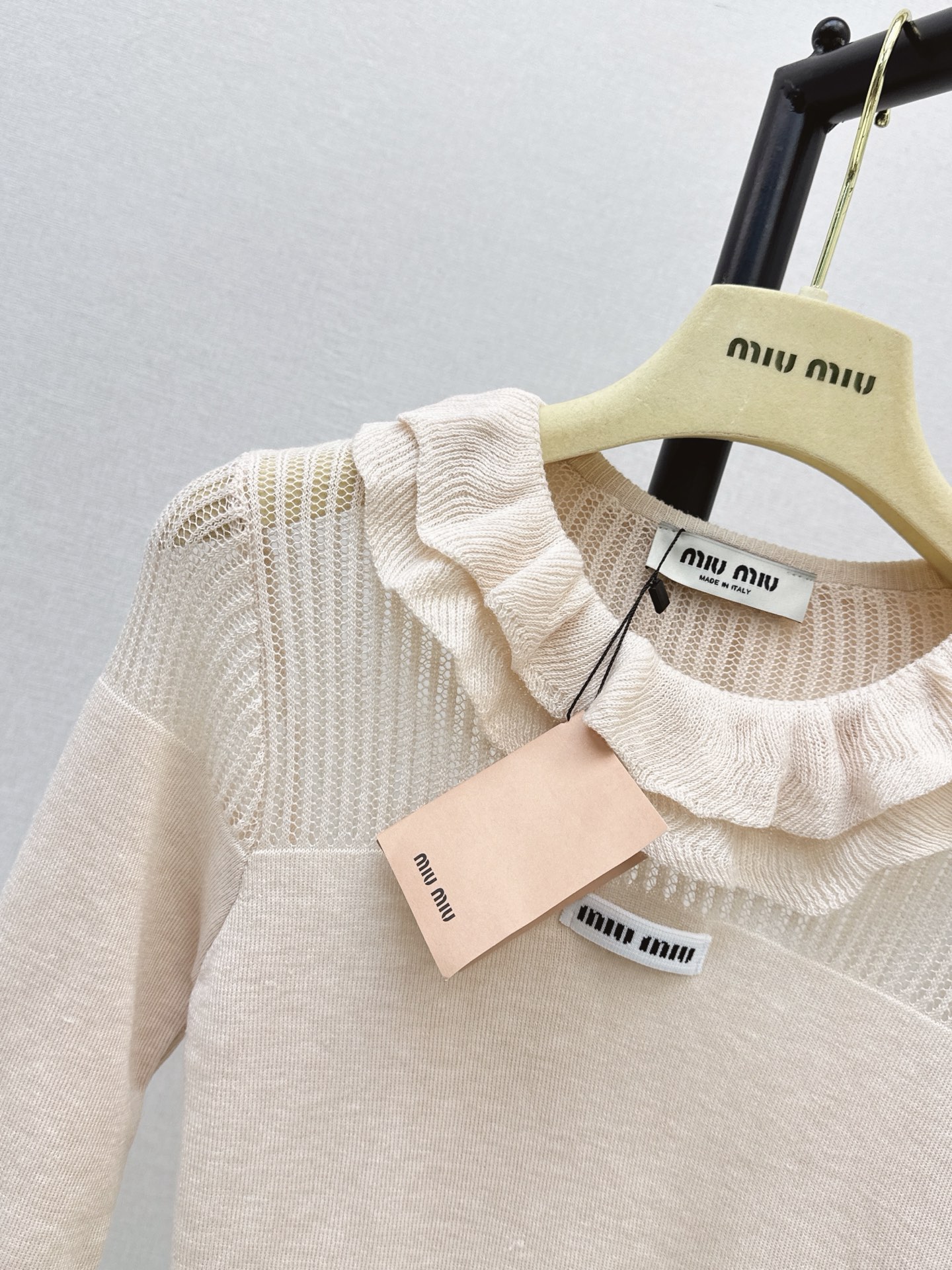 Miu 26fw ruffle knit top