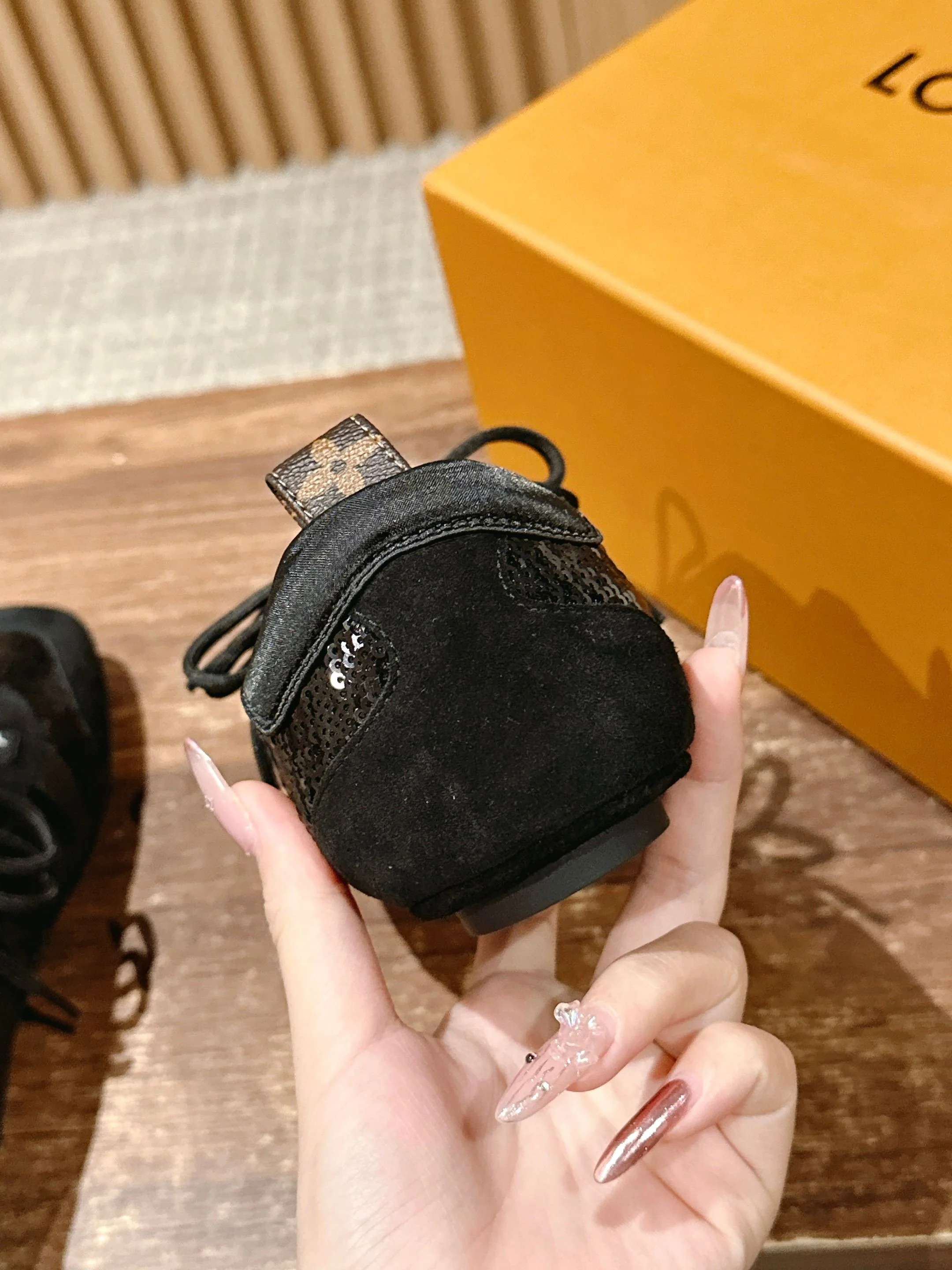 Loui 25fw sneaker