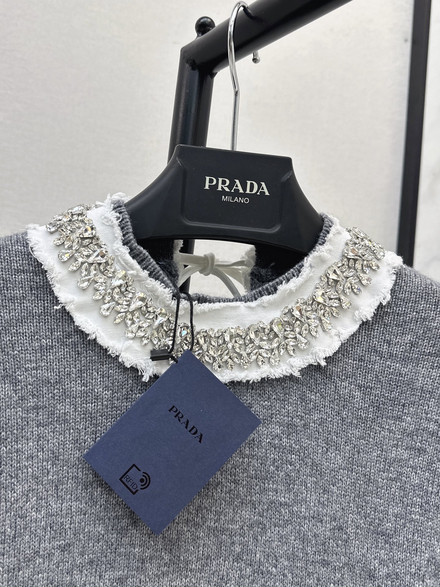 Pra 26fw rhinestone knit top