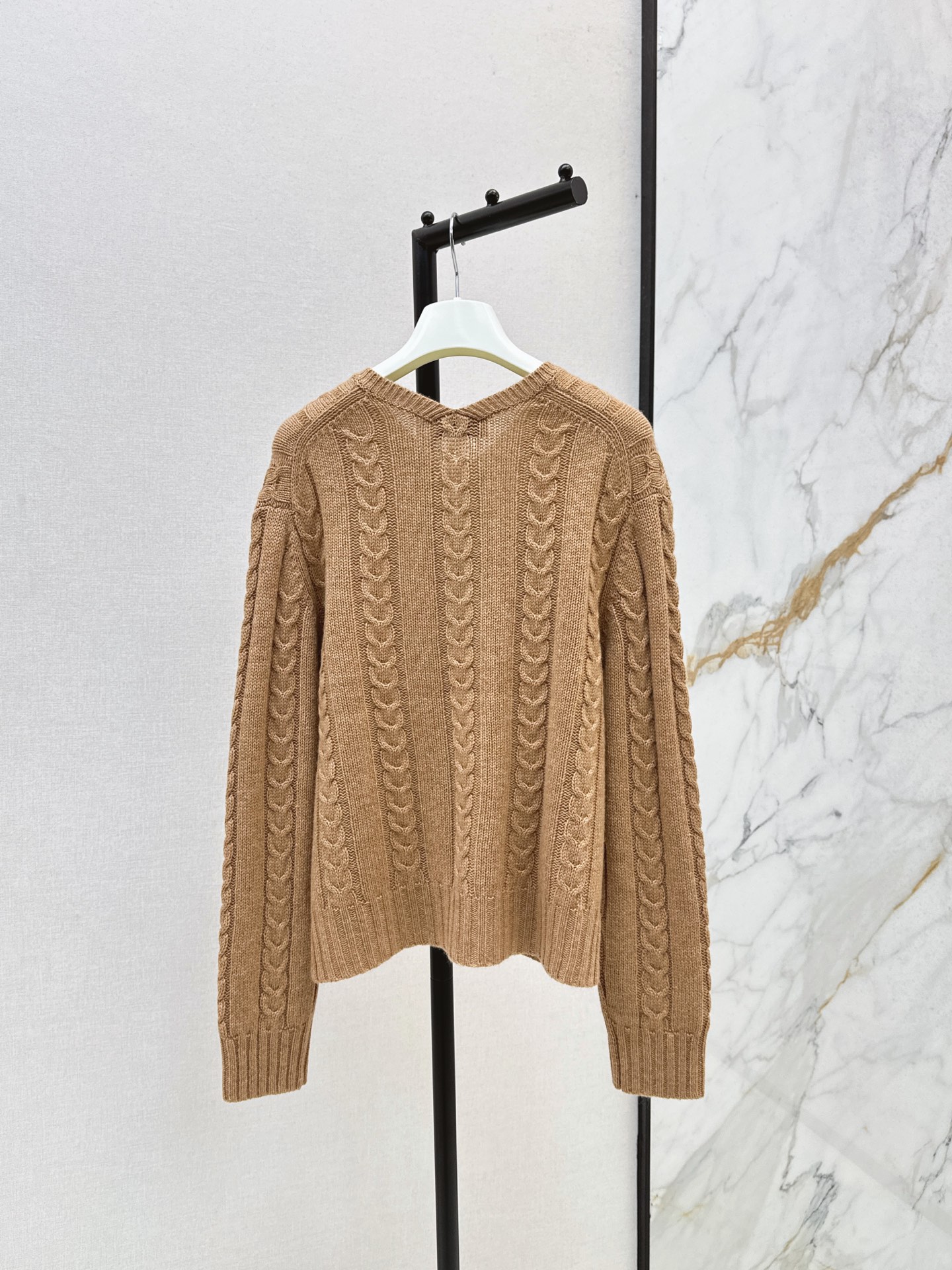 Loe 26fw cashmere sweater