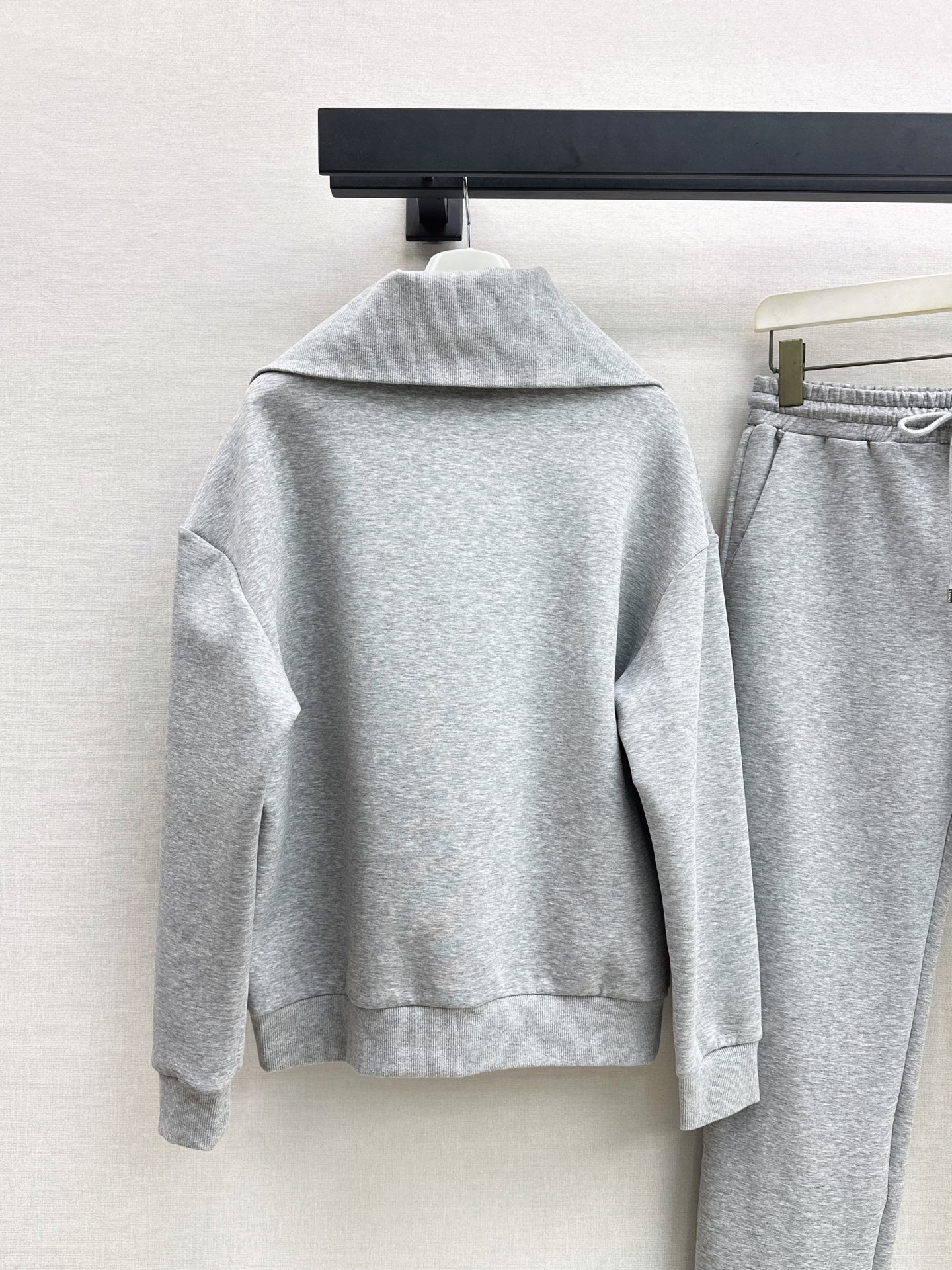 Loe 26fw half-zip sweatshirt pants sets