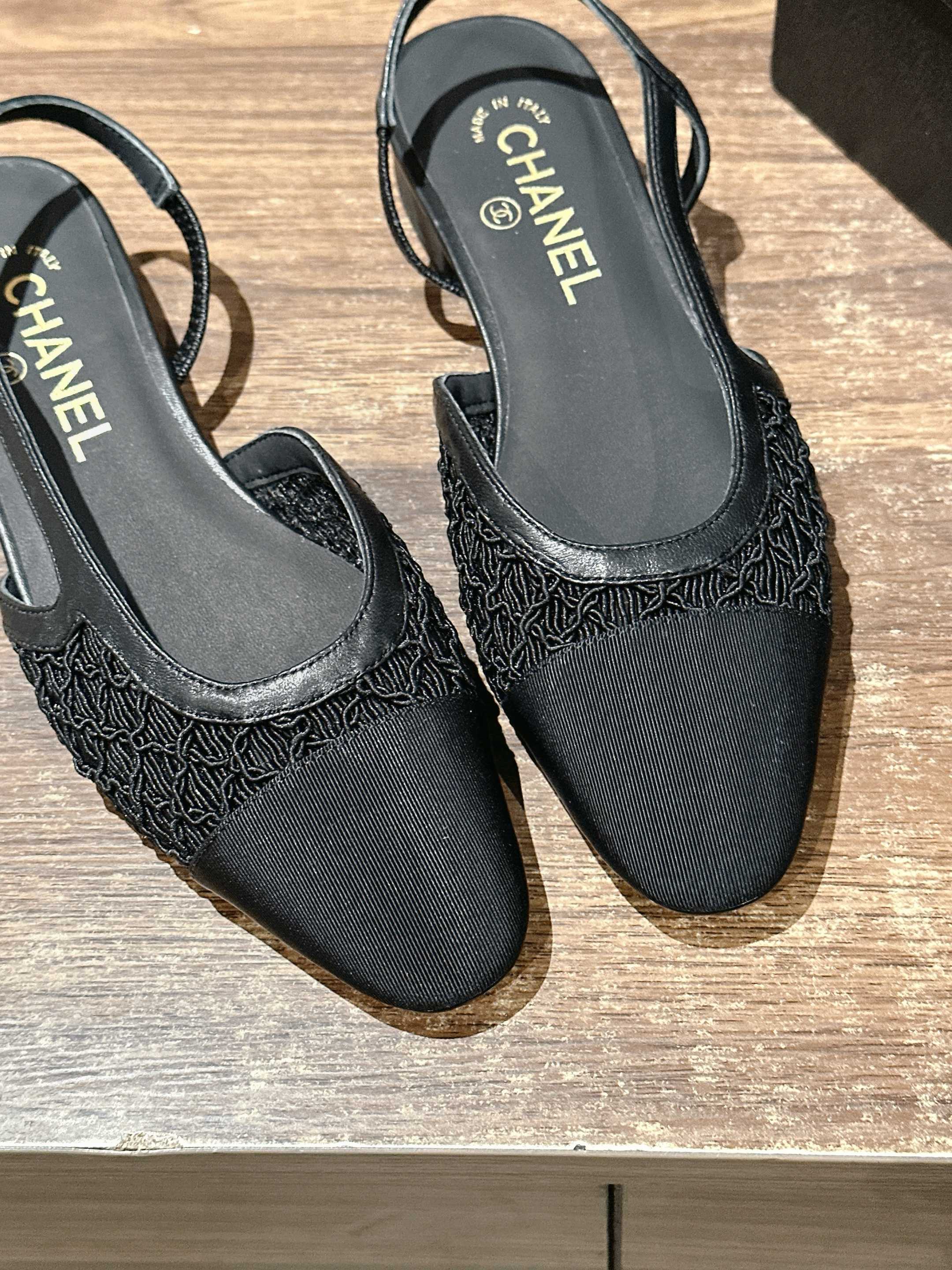 Chan 25fw lace slingback flats
