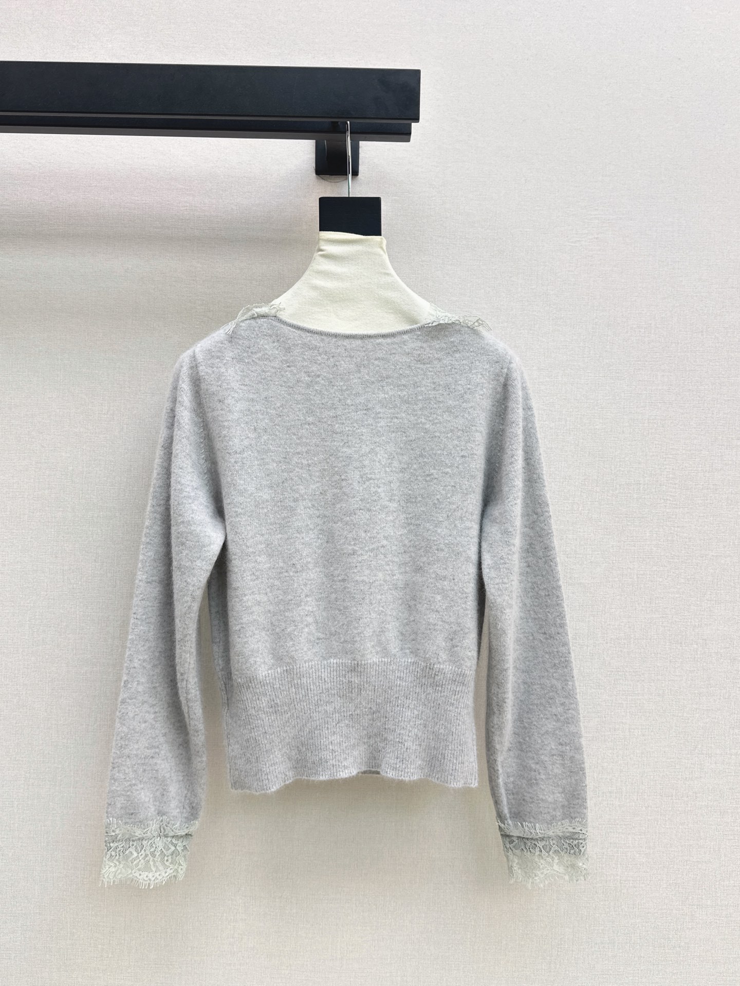 ES 26fw lace contract knit sweater