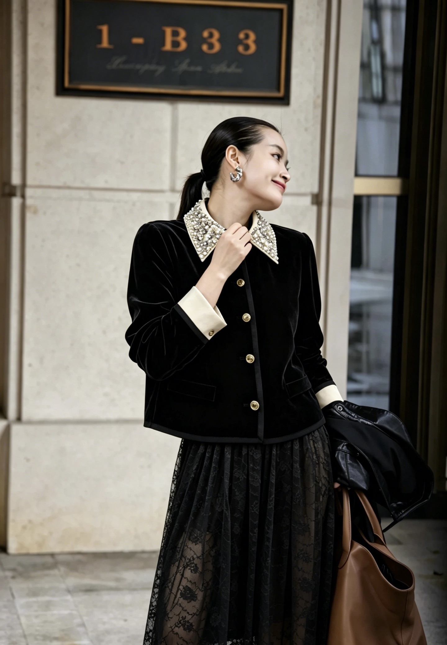 Miu 26fw cropped beading velvet jacket