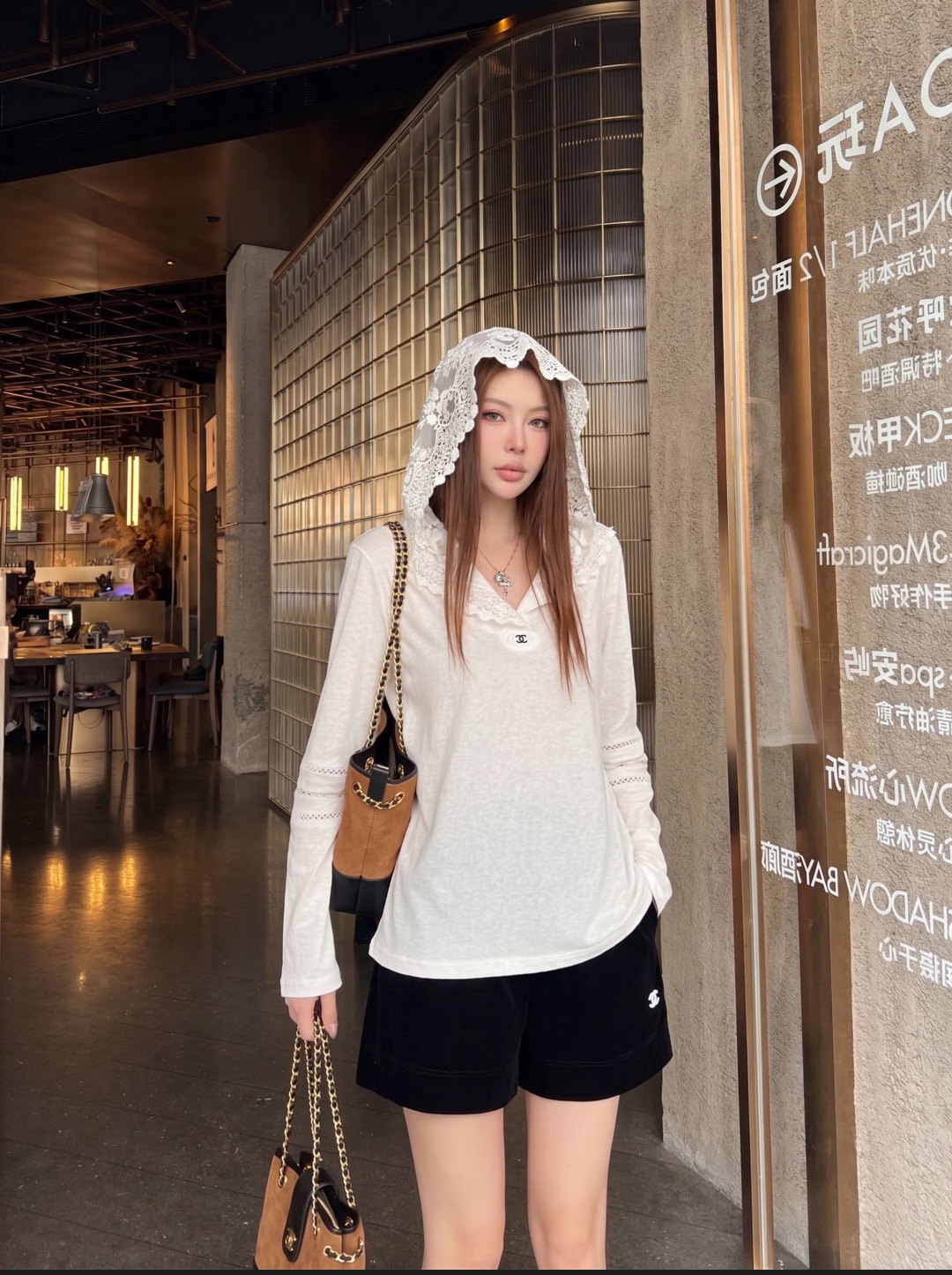 Chan 26fw lace-trim hooded top