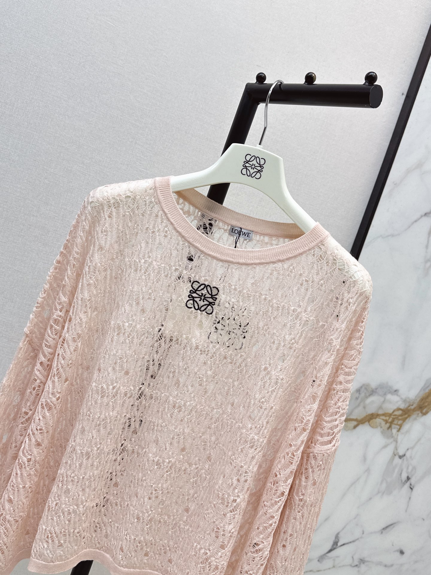 Loe 26fw hollow knit top