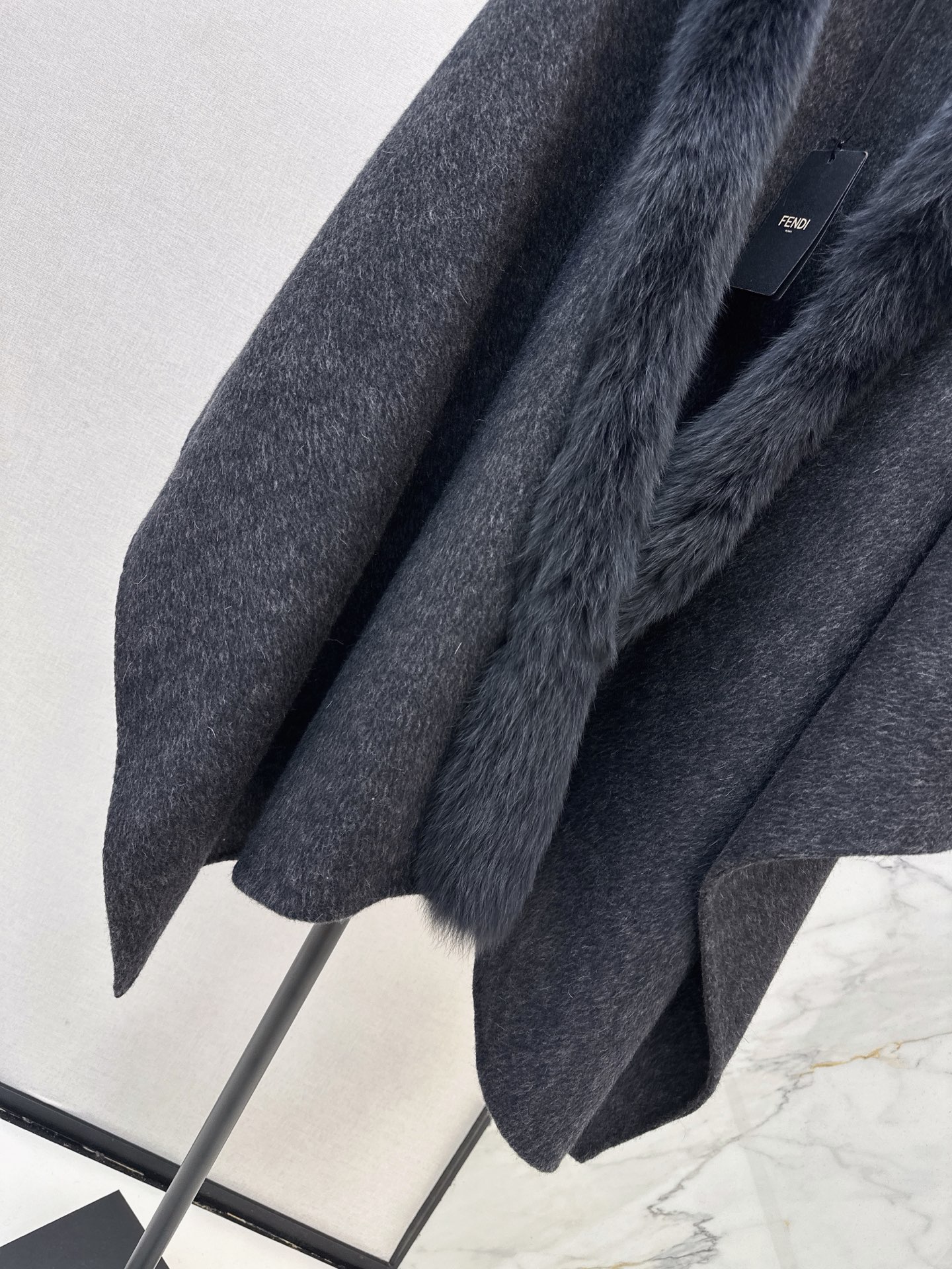 Fen 26fw fox-trim woolen cape jacket
