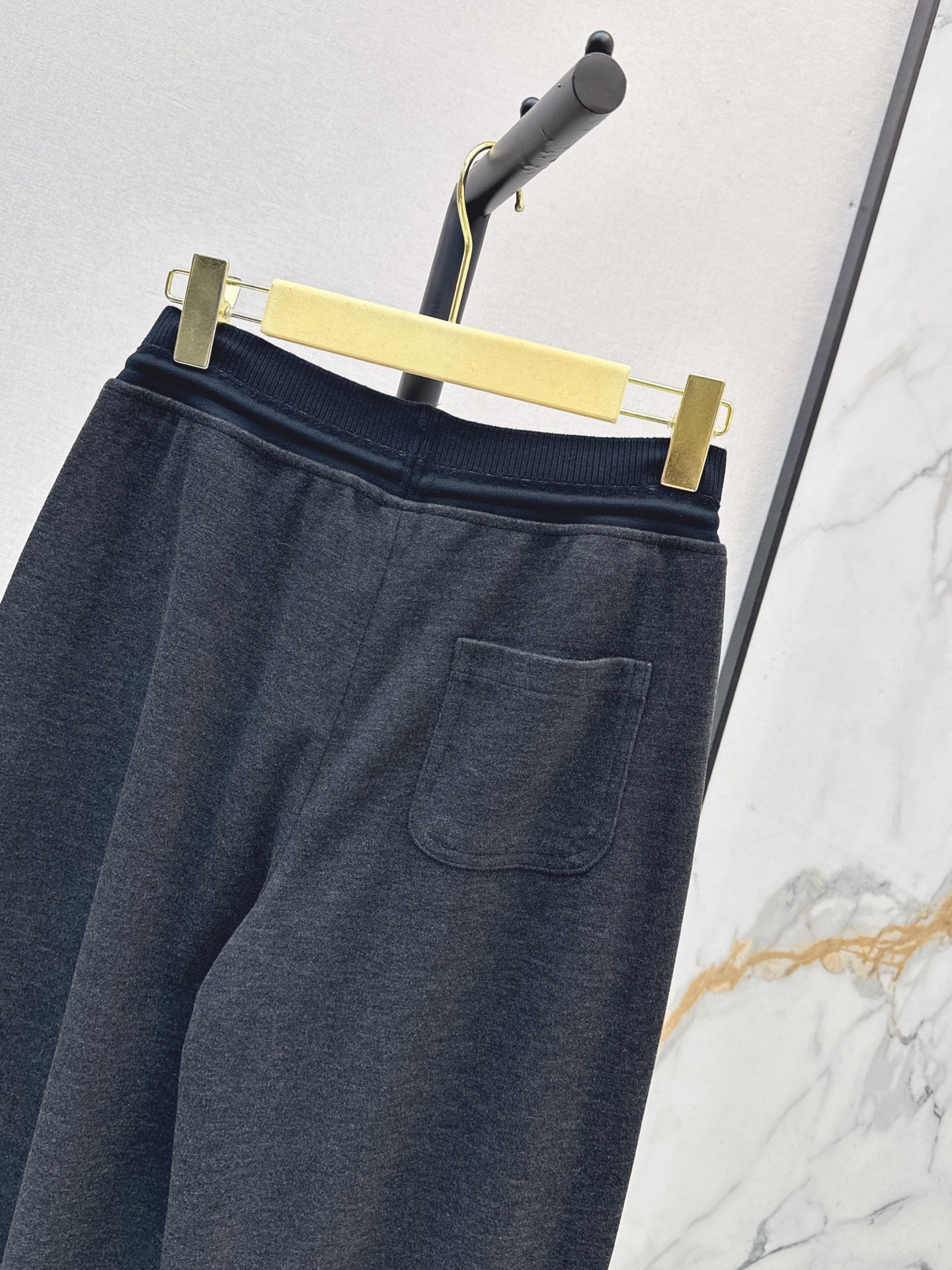 Miu 26fw darwstring pants sets