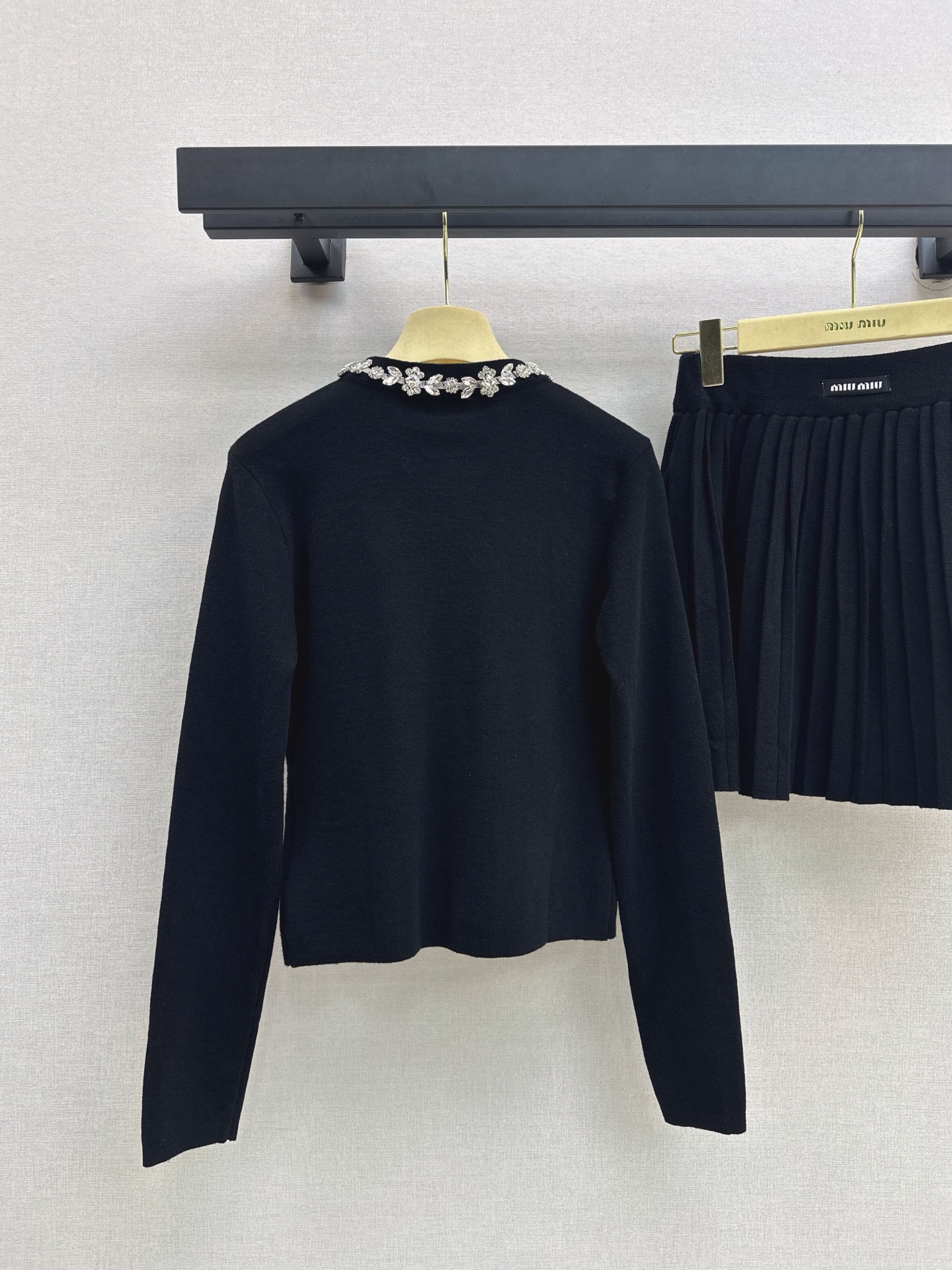Miu 26fw rhinestone knit cardigan pleated skirt sets