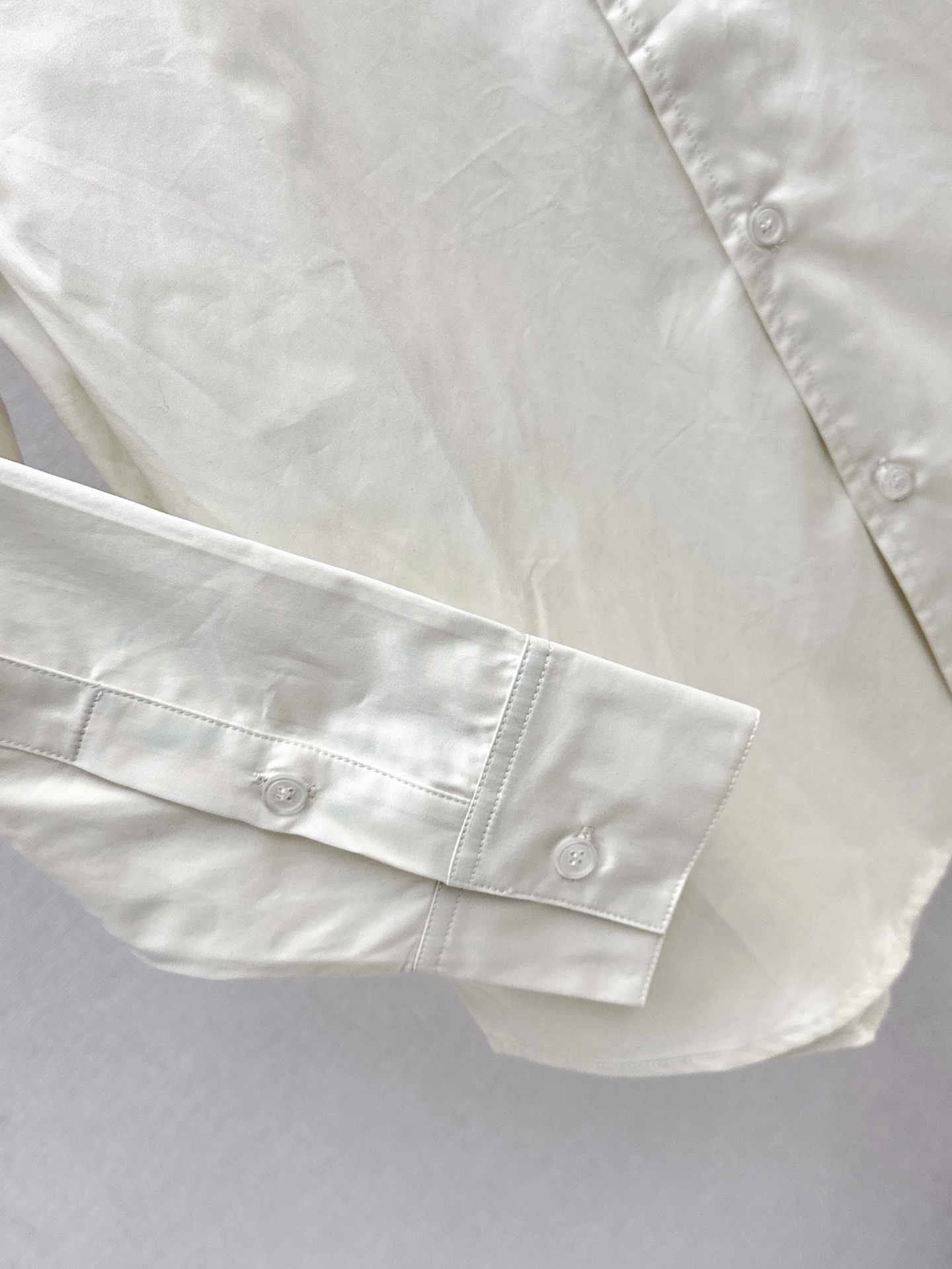 Loe 26fw shirt