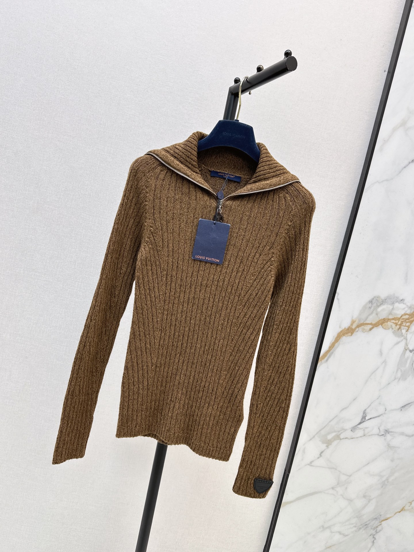 Loui 26fw knit slim-fit basic tee