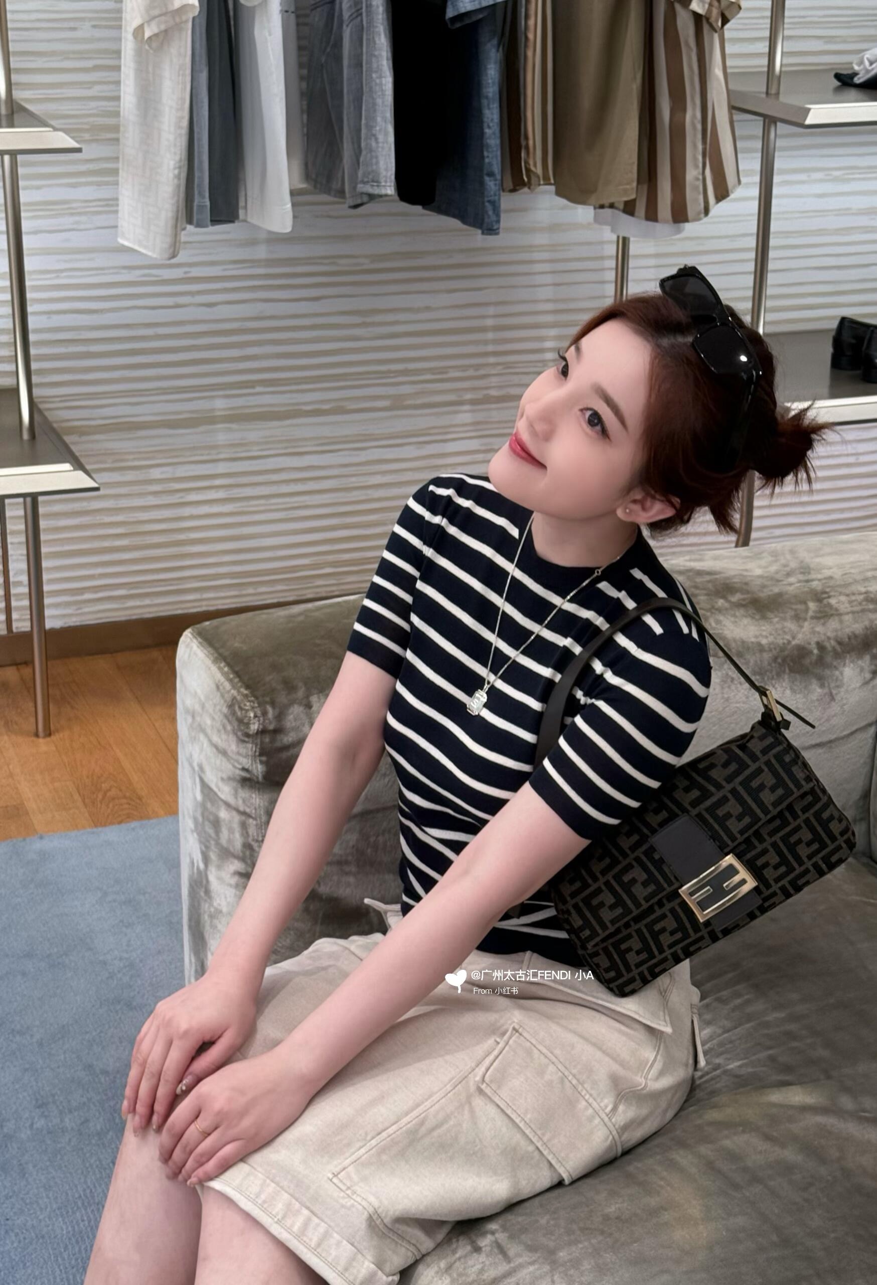 Fen 26fw stripe knit top