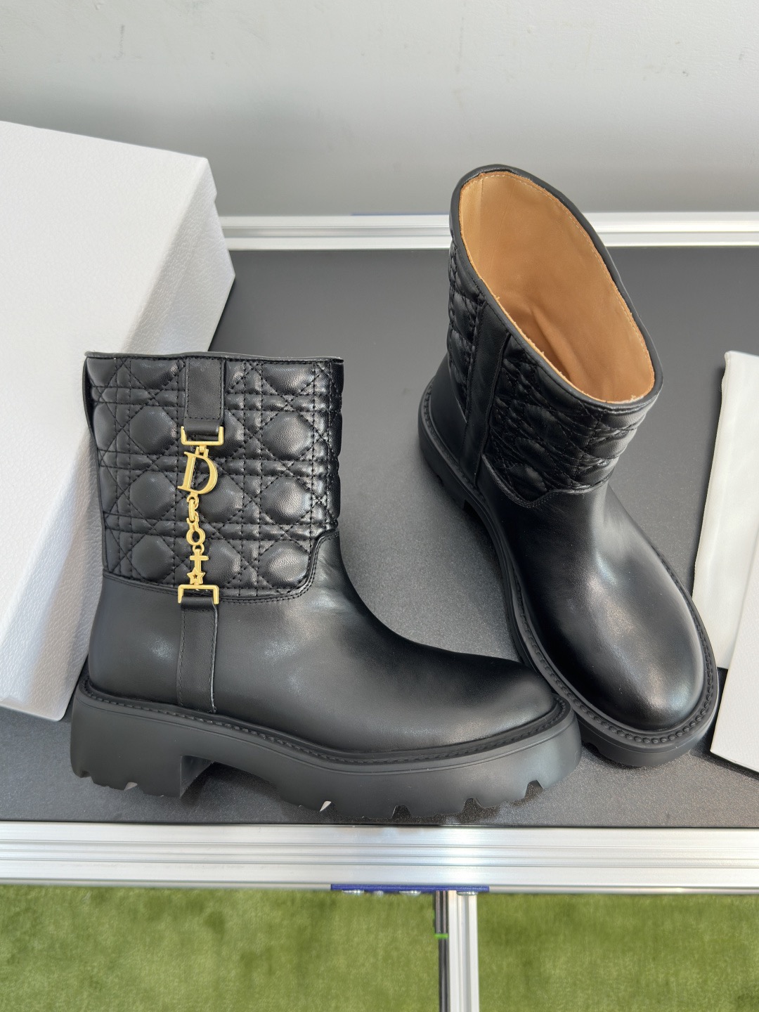 Dio 26fw leather boost