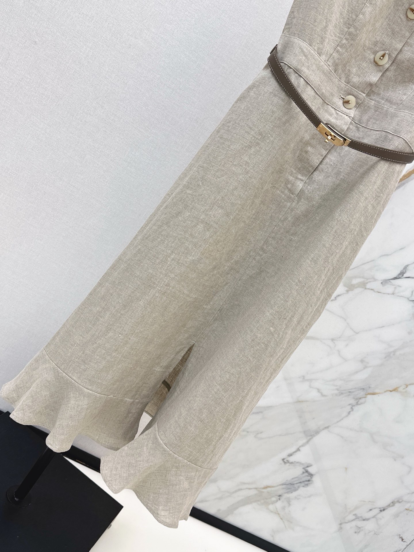 Her 26ss sleeveless linen dress