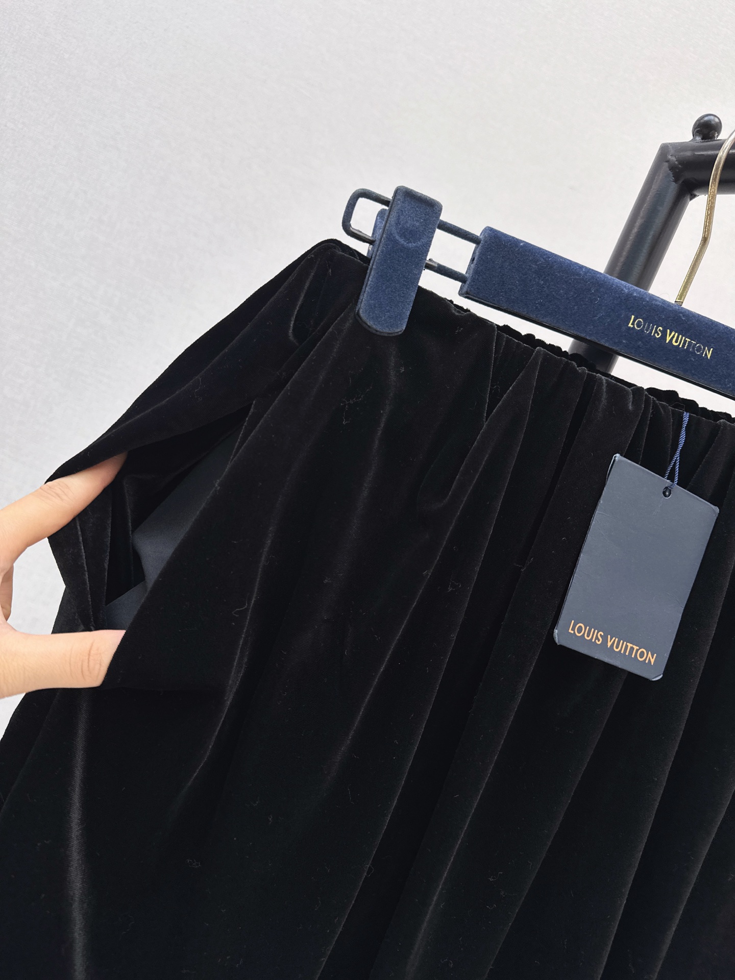 Loui 26fw velvet skirt