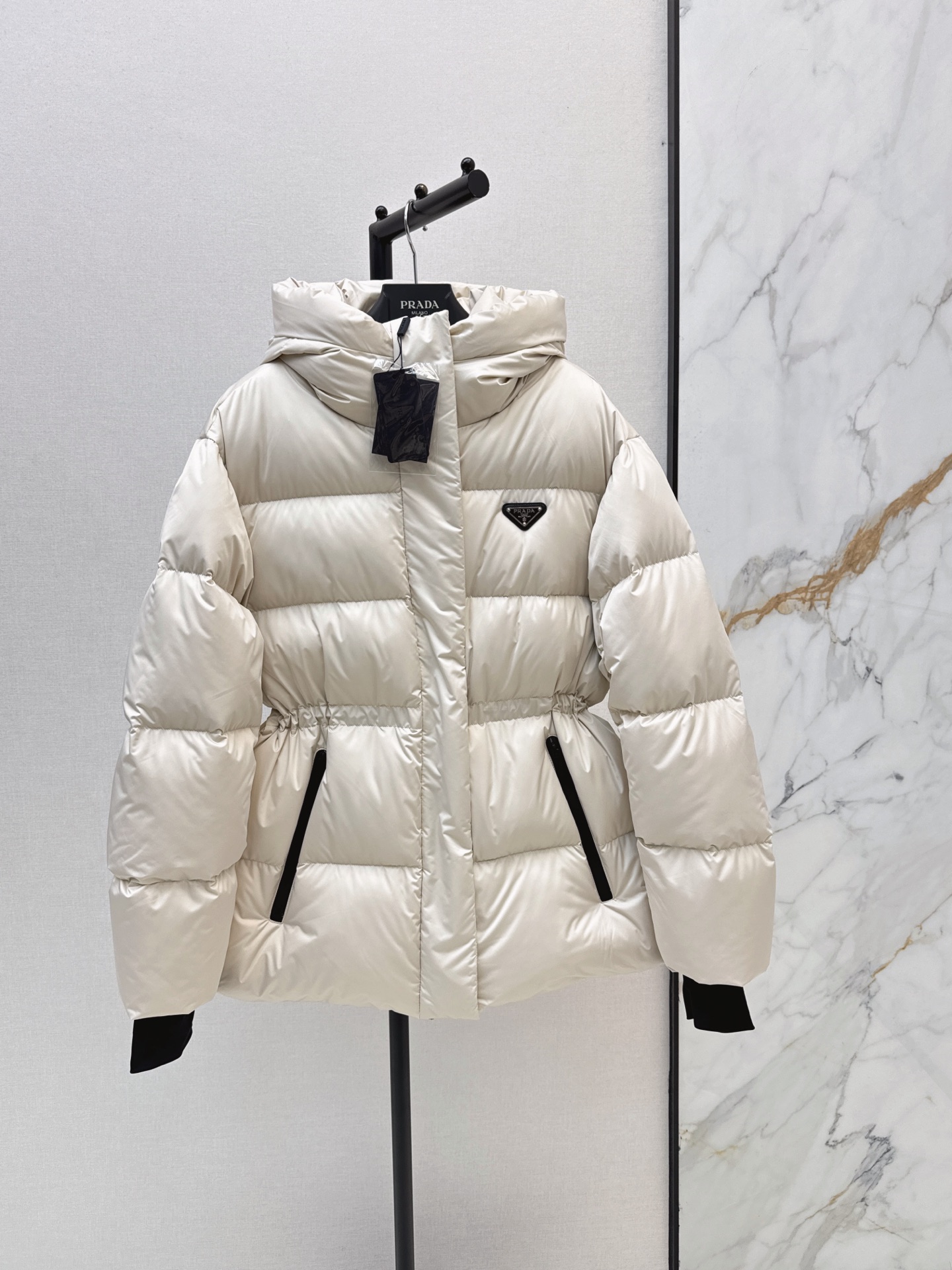 Pra 26fw hooded drawsting down jacket