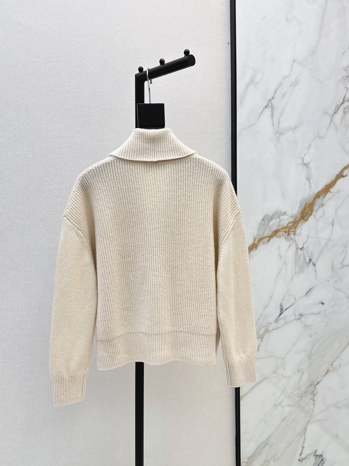 Her 26fw cashmere knit jacket