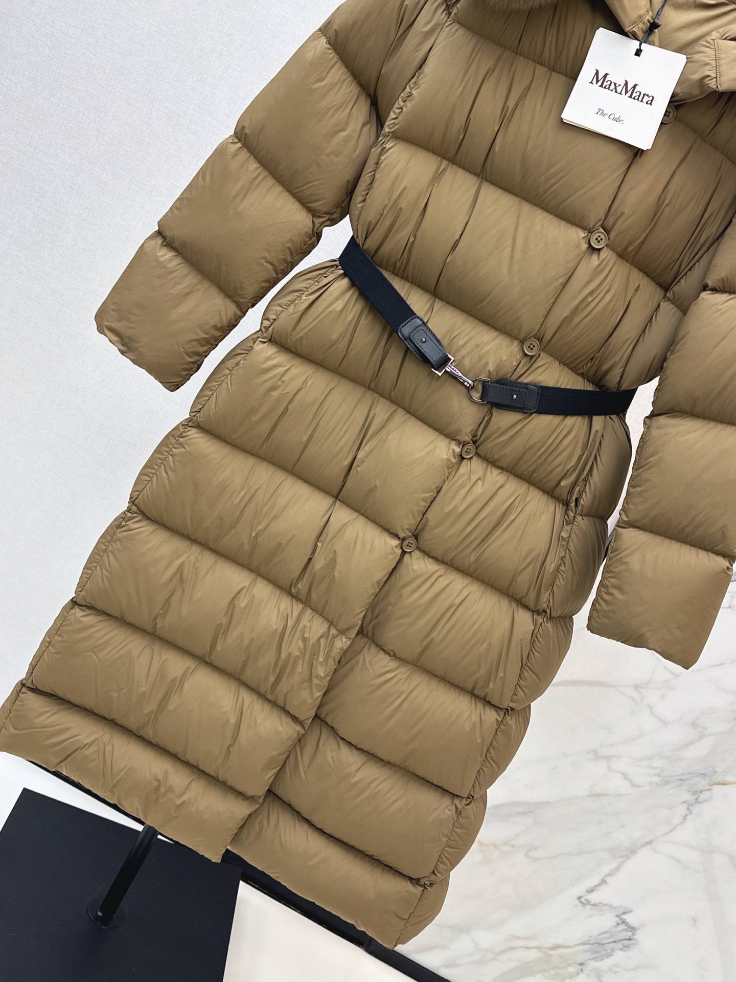 Max 26fw belted hooded down jacket